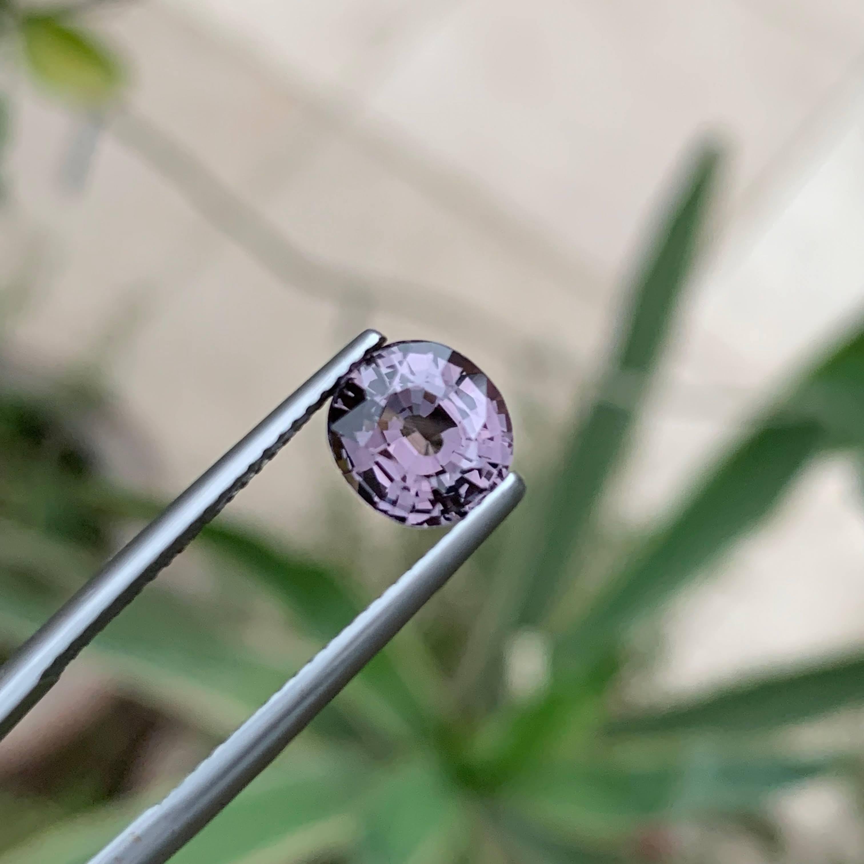 1,90 carati di pietra naturale di spinello violaceo sciolto, taglio ovale, gemma birmana in vendita 4