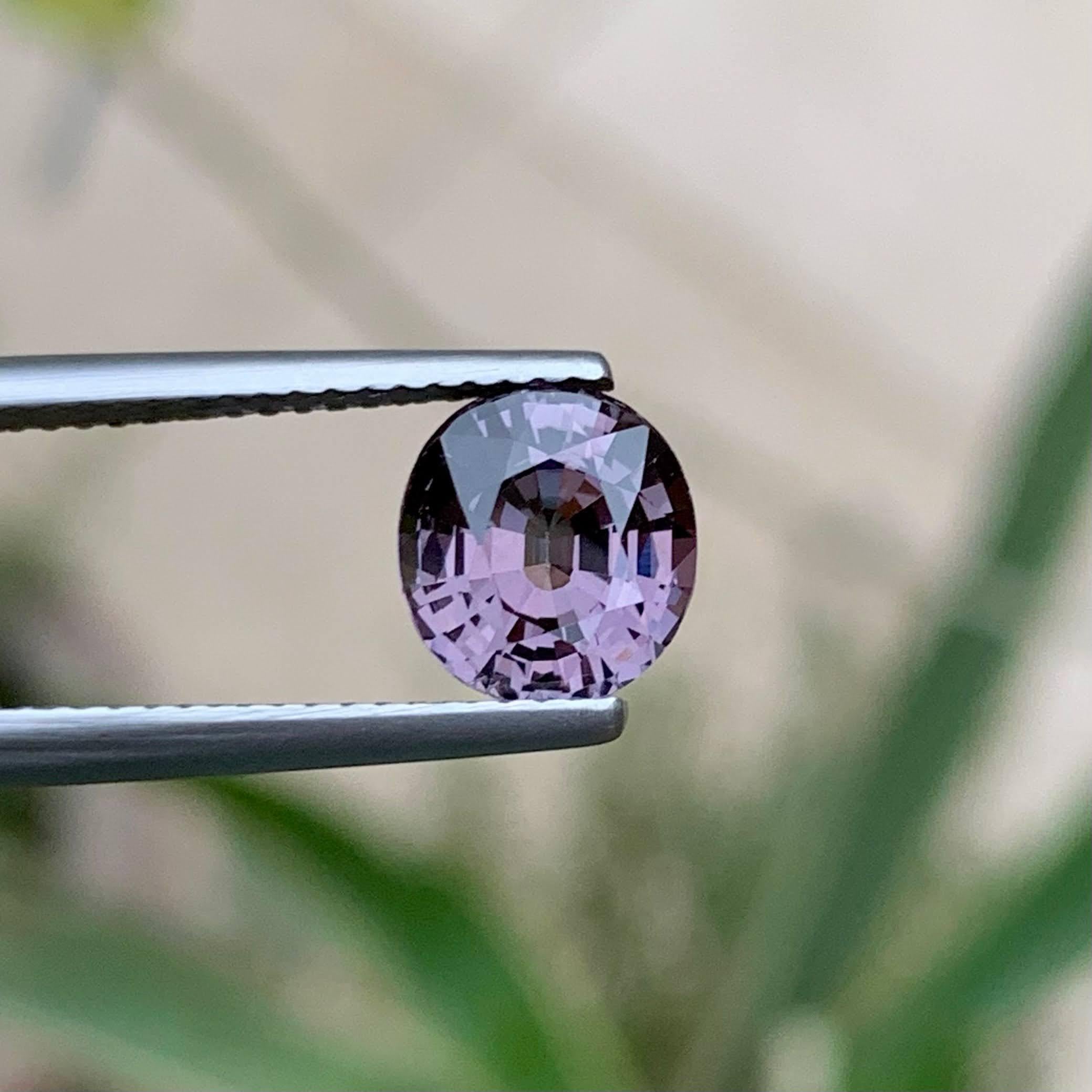 Peso 1,90 carati 
Dimensioni 8,1x7,4x4,5 mm
Trattamento Nessuno
Origine Birmana 
Chiarezza VVS 
Forma Taglio Ovale 





Questo spinello naturale sfuso da 1,90 carati è caratterizzato da un raffinato taglio ovale che ne esalta la brillantezza e la