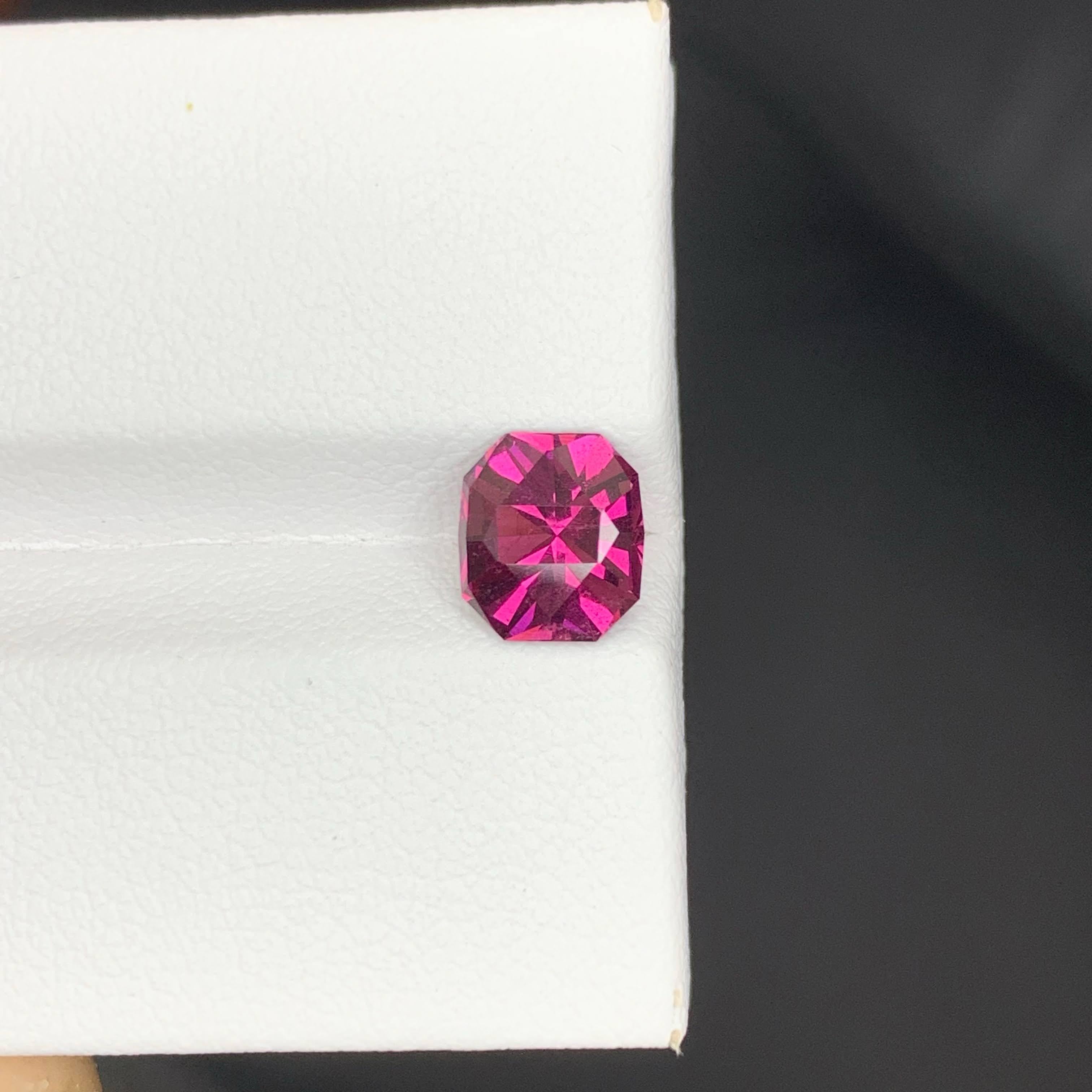 1.90 Carat Natural Loose Reddish Pink Garnet Stone Custom Cut African Gemstone In New Condition For Sale In Bangkok, TH