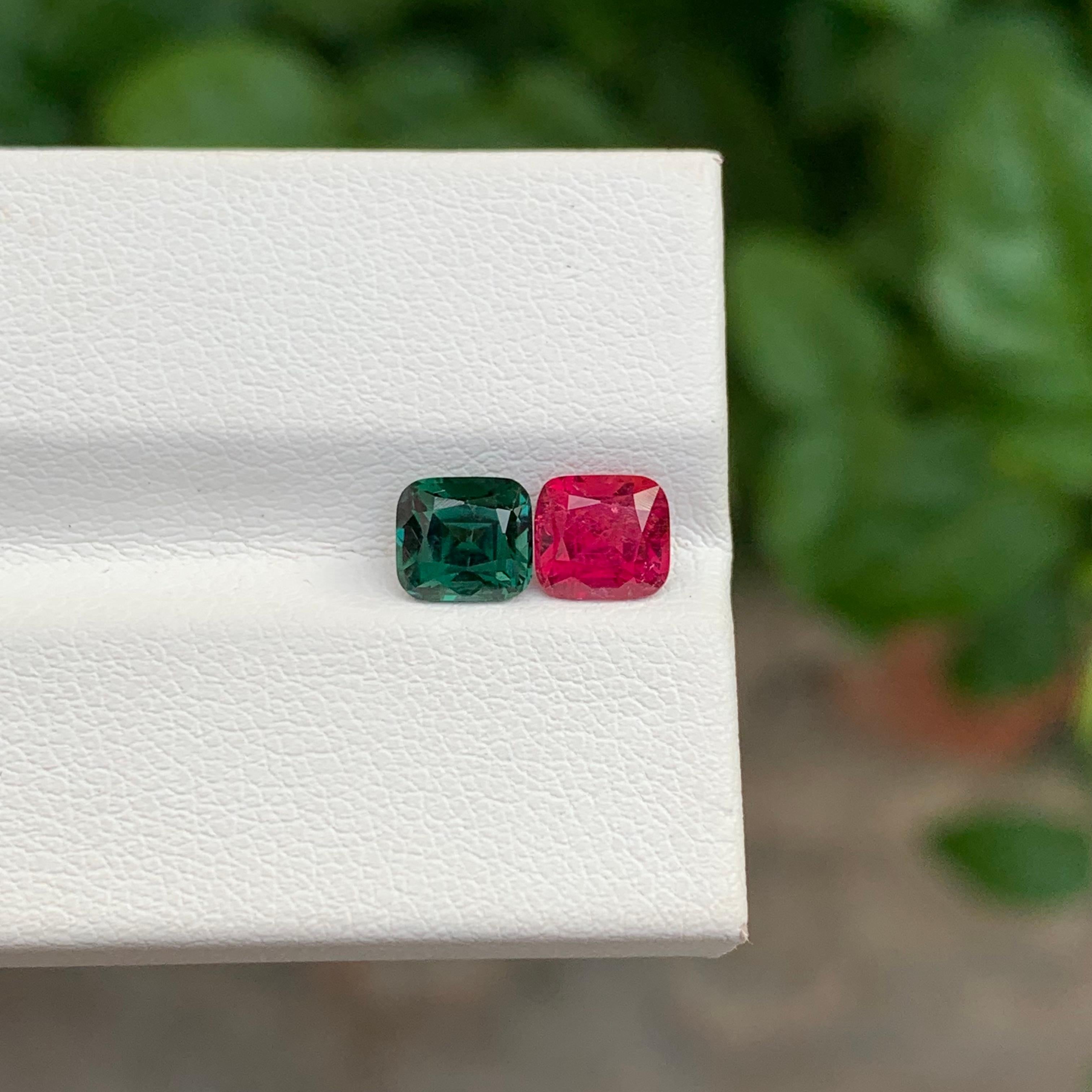 Tourmaline en paires inversées en vrac

Poids : 1,90 carats
Dimension : 5,7 x 5,2 x 4,2 Mm Et 
                    5.7 x 5.2 x 4.2 Mm 
Origine : Afghanistan
Certificat : Sur demande
Traitement : Non
Couleur : Vert foncé et rose vif 
Forme :