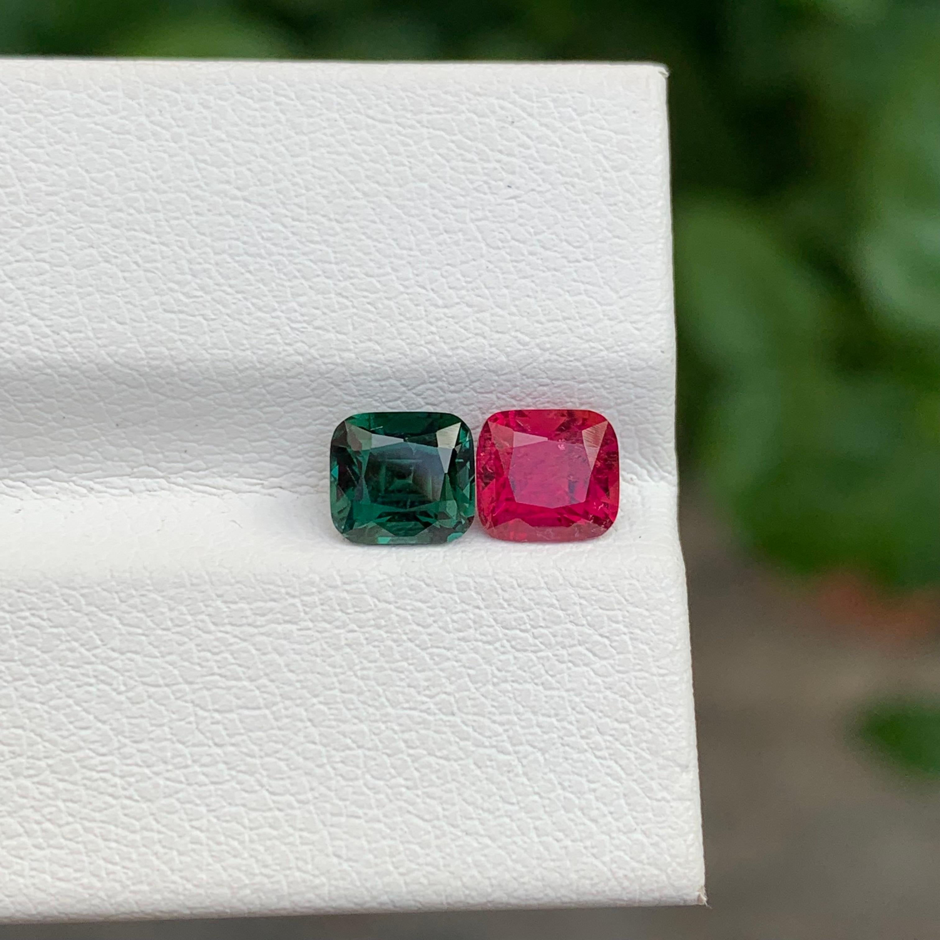Arts and Crafts Paire de tourmalines naturelles non serties de 1,90 carat en forme de coussin pour boucles d'oreilles en vente