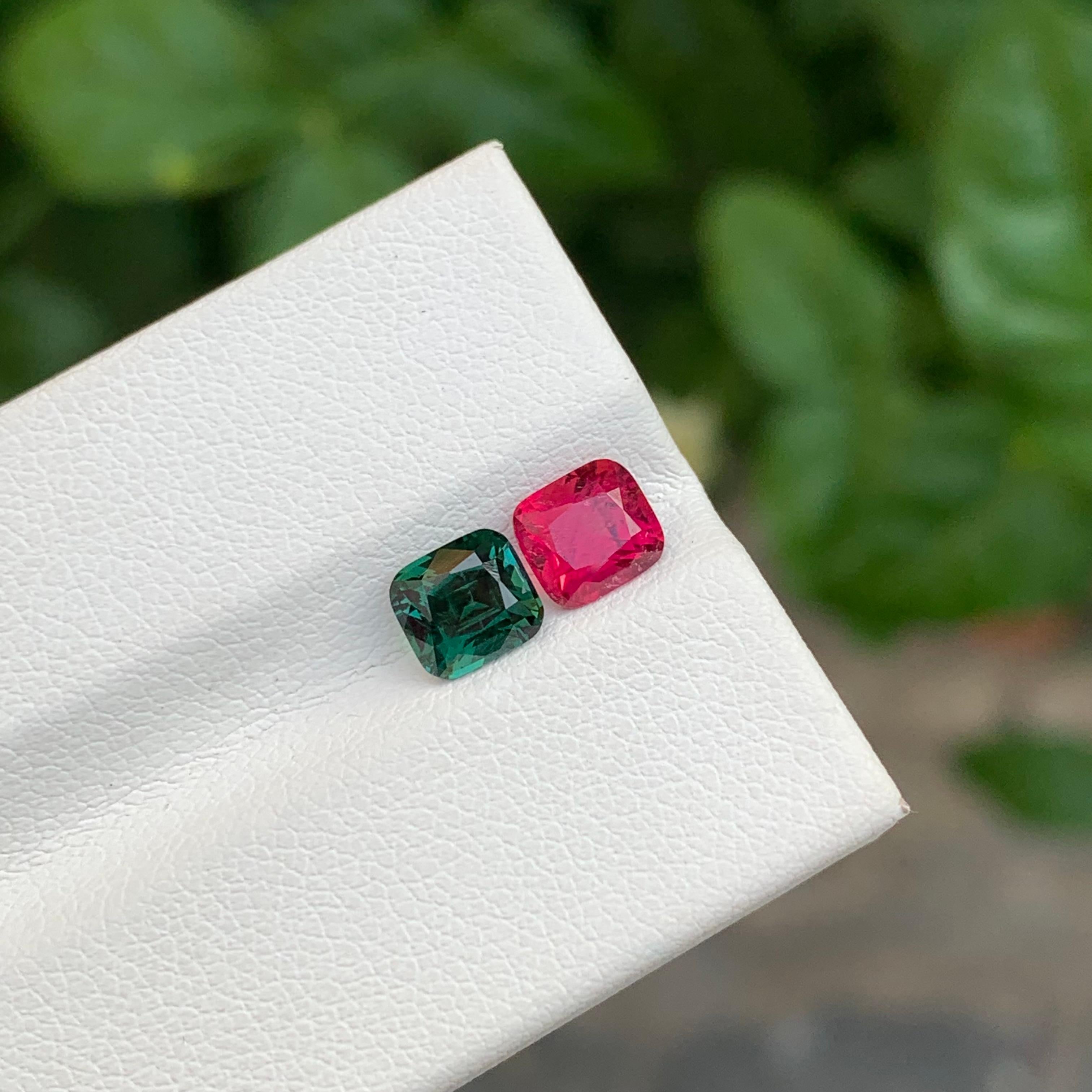 Taille coussin Paire de tourmalines naturelles non serties de 1,90 carat en forme de coussin pour boucles d'oreilles en vente