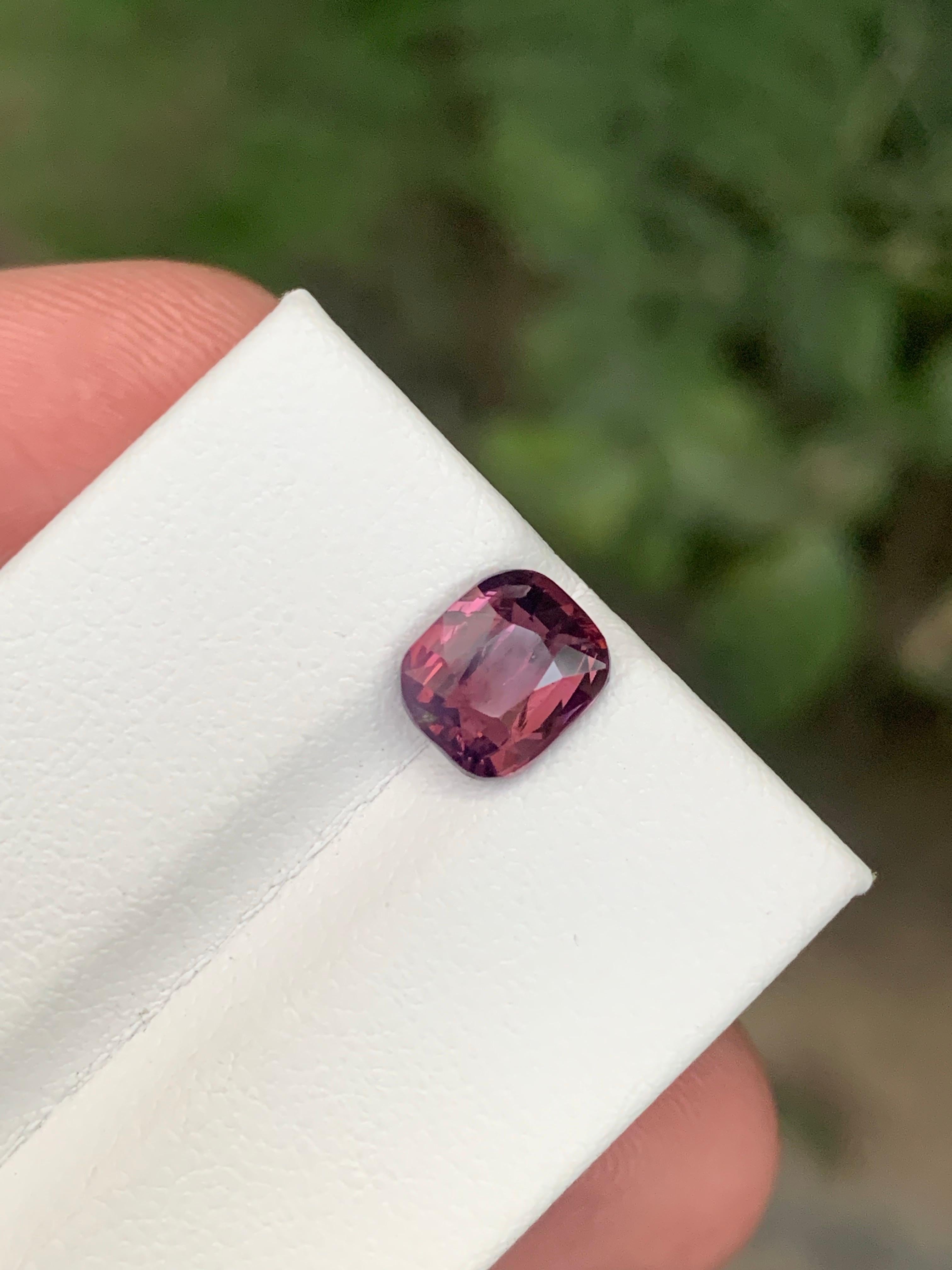 Spinelle à facettes

Poids : 1,90 carat
Dimension : 7,8 x 6,6 x 4,3 mm
Couleur : Violet 
Origine : Tanzanie 
Traitement : Non
Certificat : Sur demande du client 
Forme : Coussin

La Brilliante est une pierre précieuse captivante appréciée pour ses