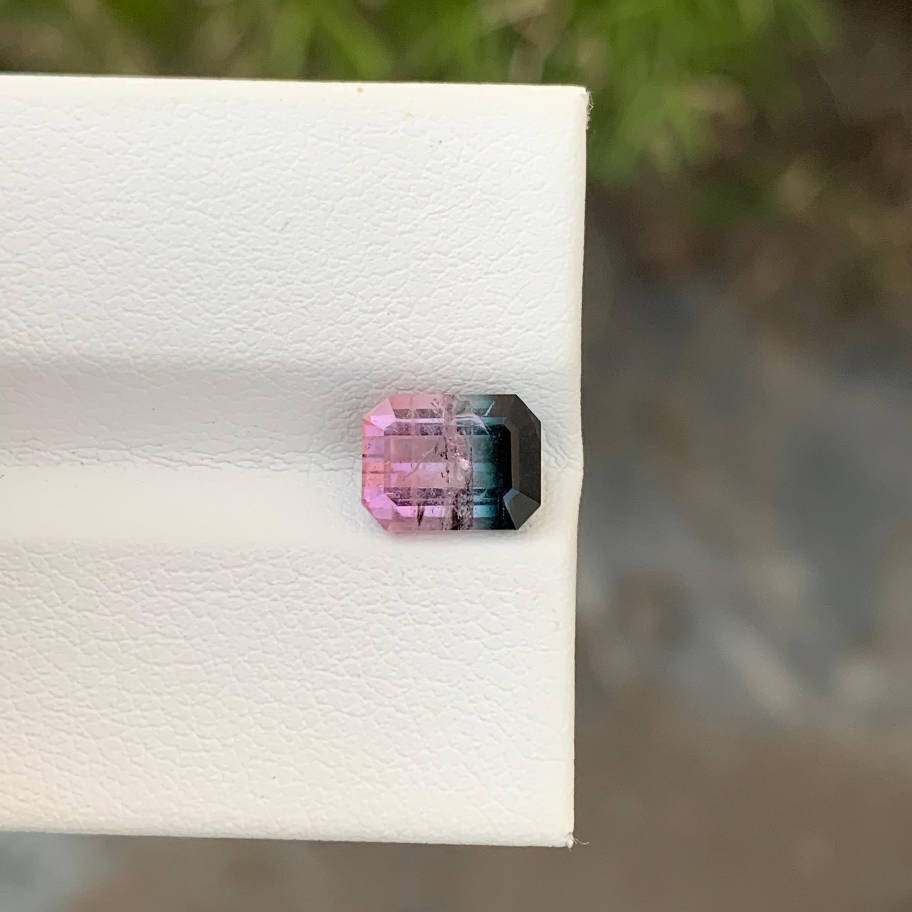 1,90 Karat Natürliche Lose Tri Farbe Turmalin Smaragd Form Edelstein für Ring im Angebot 1