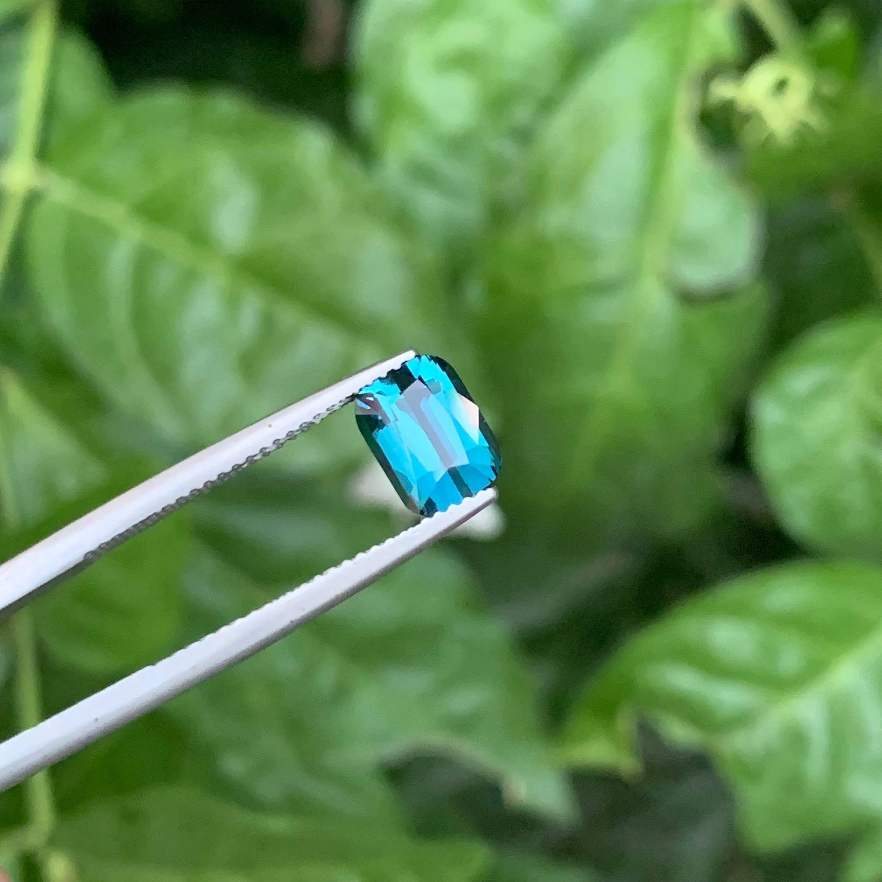 Taglio cuscino 1,90 carati di tormalina blu vivida naturale sciolta con taglio a cuscino Gemma afgana in vendita