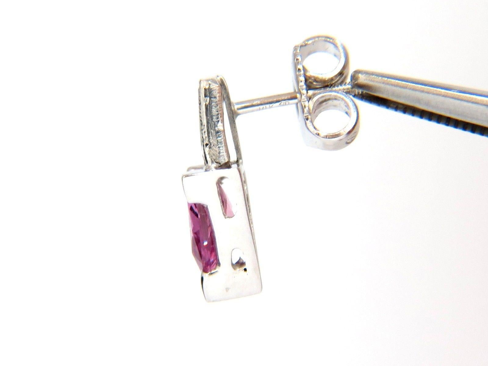 Femenino o masculino Pendientes de zafiro trillante rosa vivo natural de 1,90 quilates 14 quilates