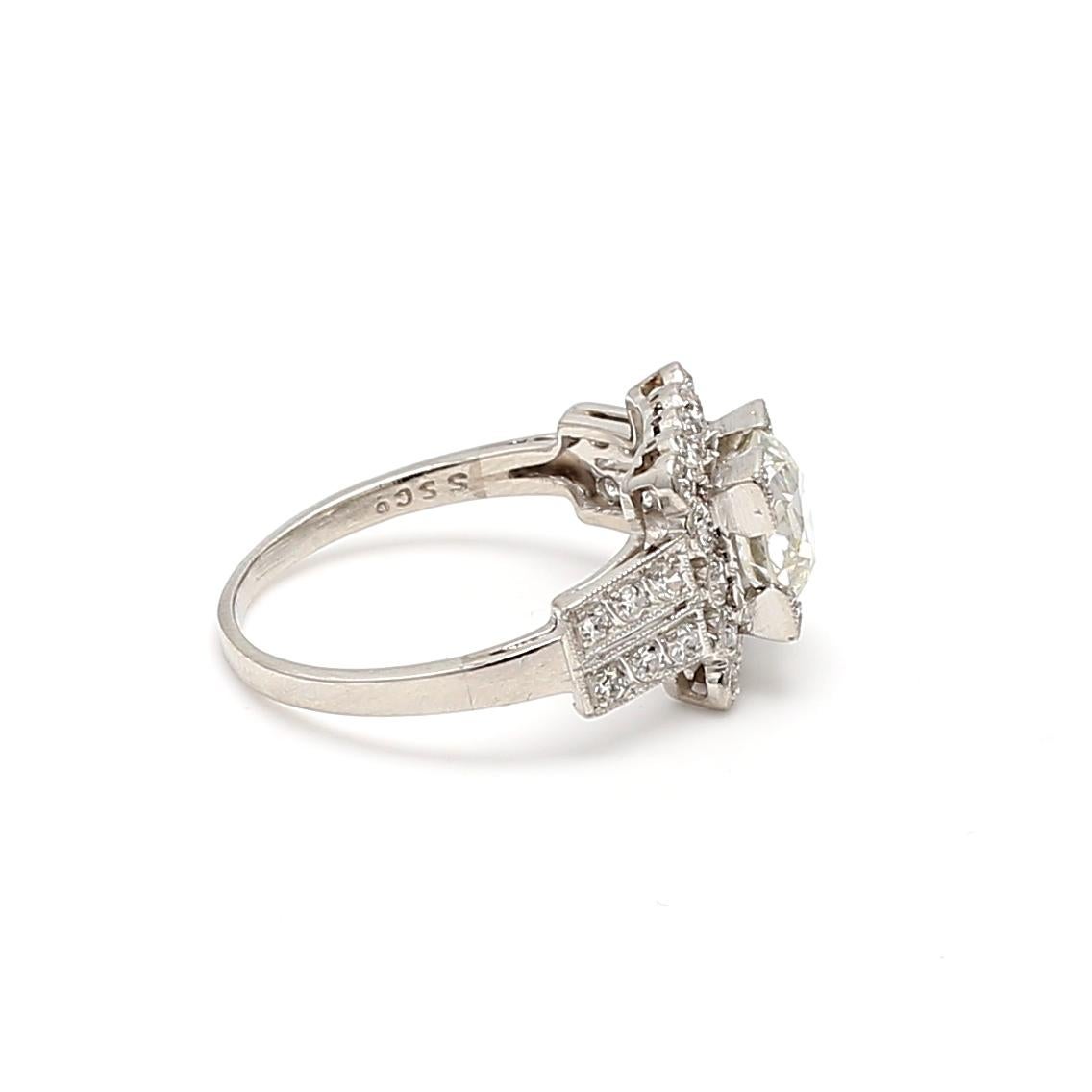 1.90 Carat Old European Cut J VVS1-VVS2 Diamond Platinum Engagement Ring In Good Condition For Sale In New York, NY