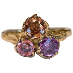1,90 Karat TW Fancy Saphir-Dreieck mit Bernstein, Rosa und Padparadscha-Farben