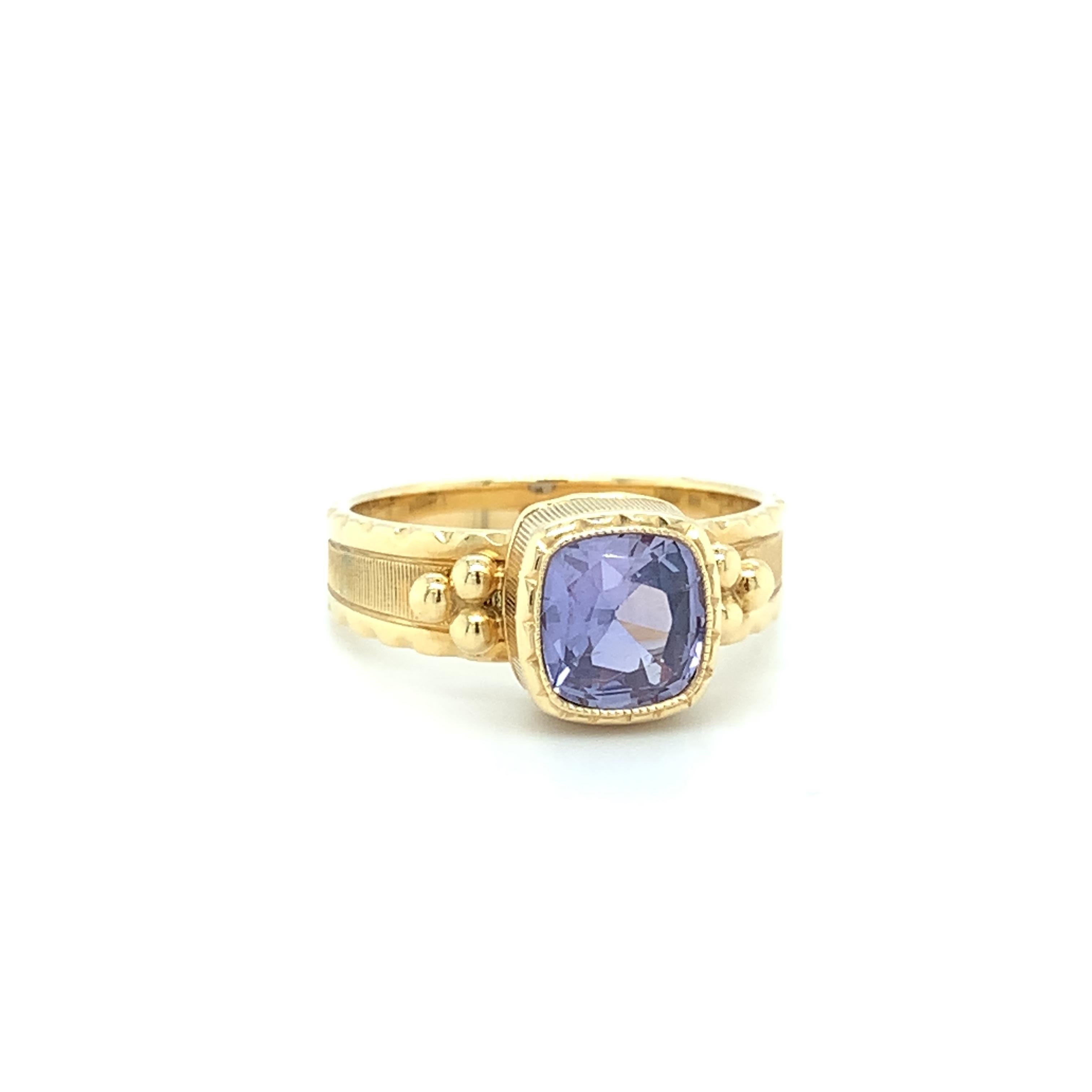 Artisan 1.90 Carat Fancy Violet Sapphire and 18k Yellow Gold Handmade Ring For Sale