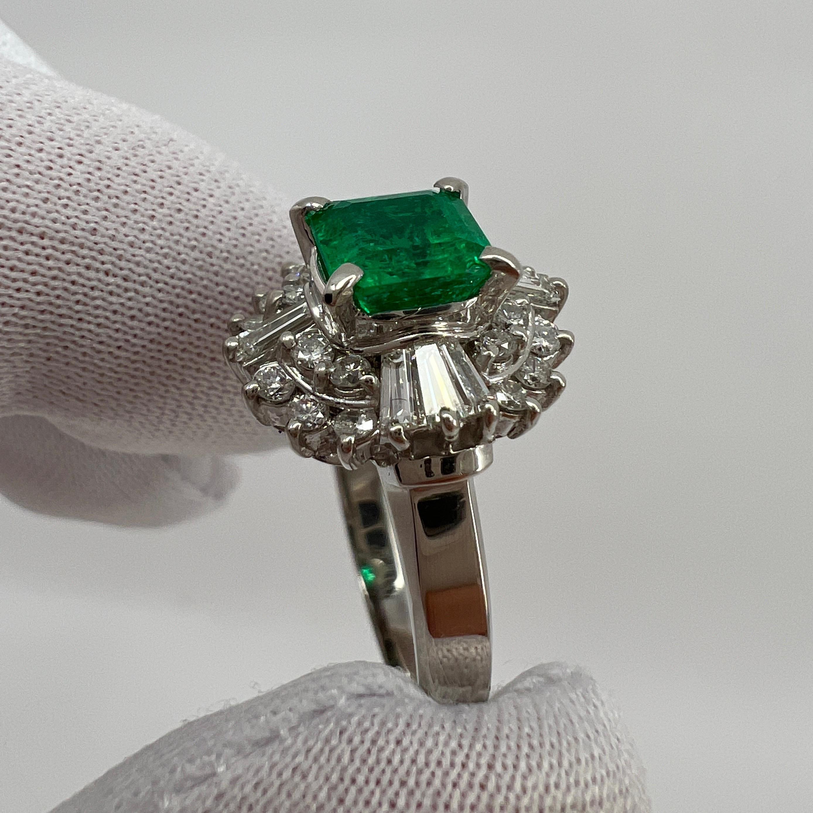 1,90 Karat Lebendig Grüner Kolumbianischer Smaragd & Diamant Platin Halo Cluster Ring (Smaragdschliff) im Angebot