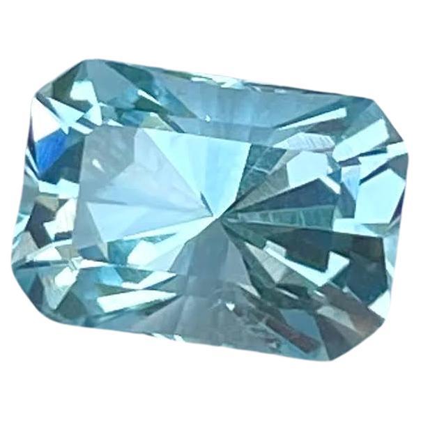 1.90 carats Blue Aquamarine Stone Radiant Cut Natural Madagascar's Gemstone For Sale