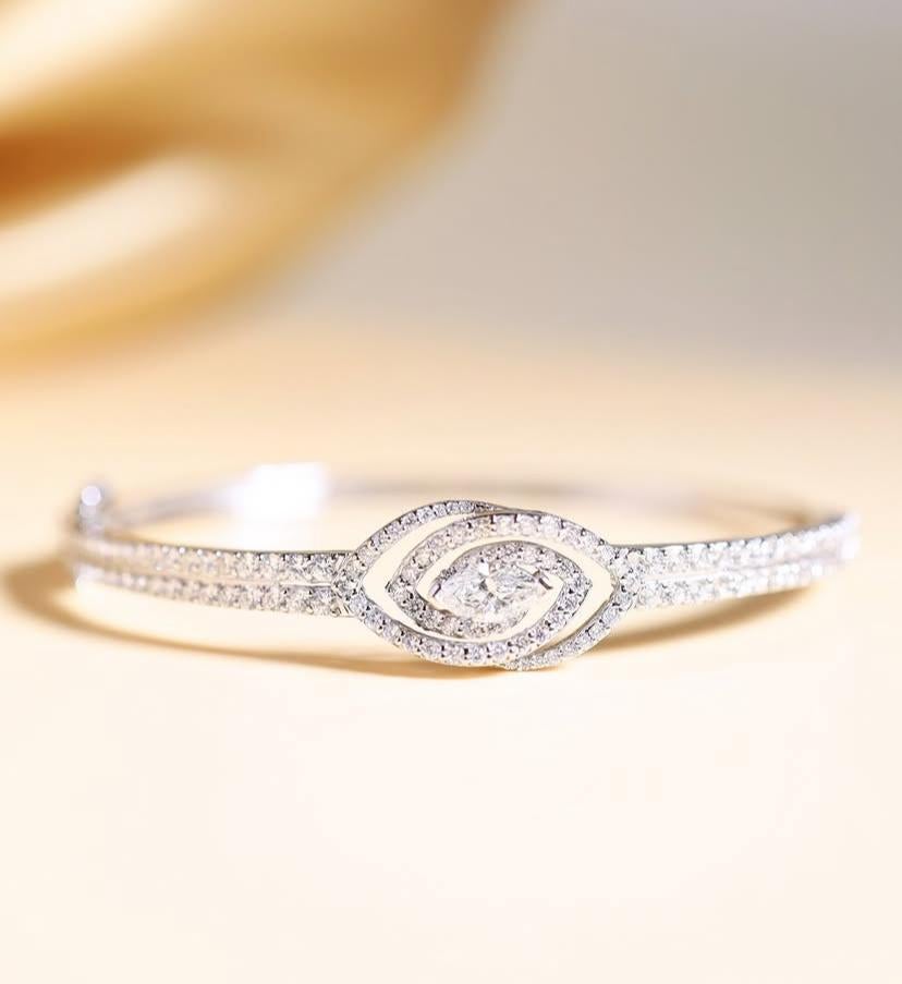 1.90 Quilates Diamantes 18K Oro Pulsera Moderna en Nuevo estado para la venta en New Delhi, Delhi