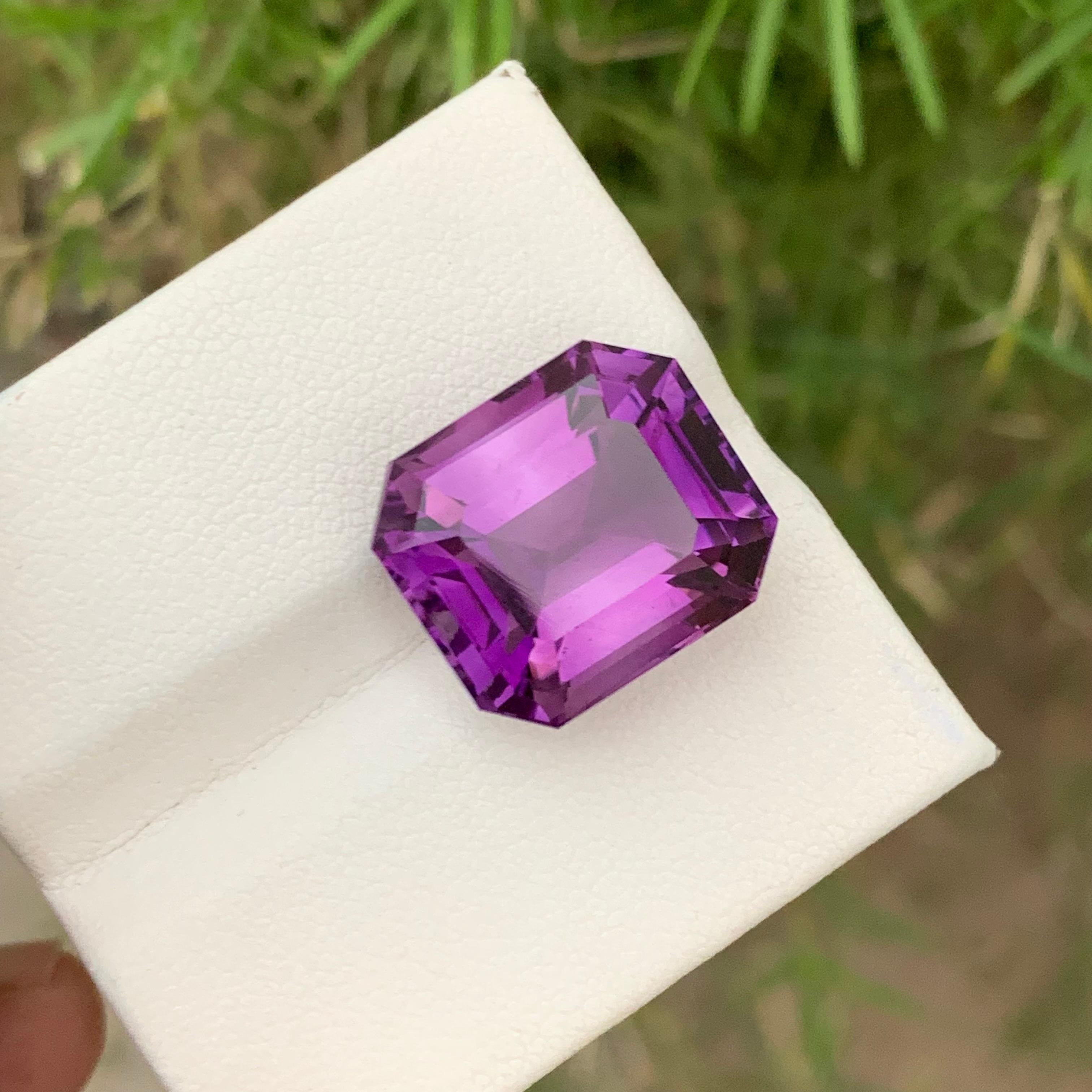 Pierre précieuse améthyste naturelle violet profond non sertie de 19,0 carats provenant d'une mine du Brésil en vente 4