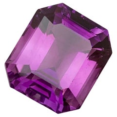 Pierre précieuse améthyste naturelle violet profond non sertie de 19,0 carats provenant d'une mine du Brésil