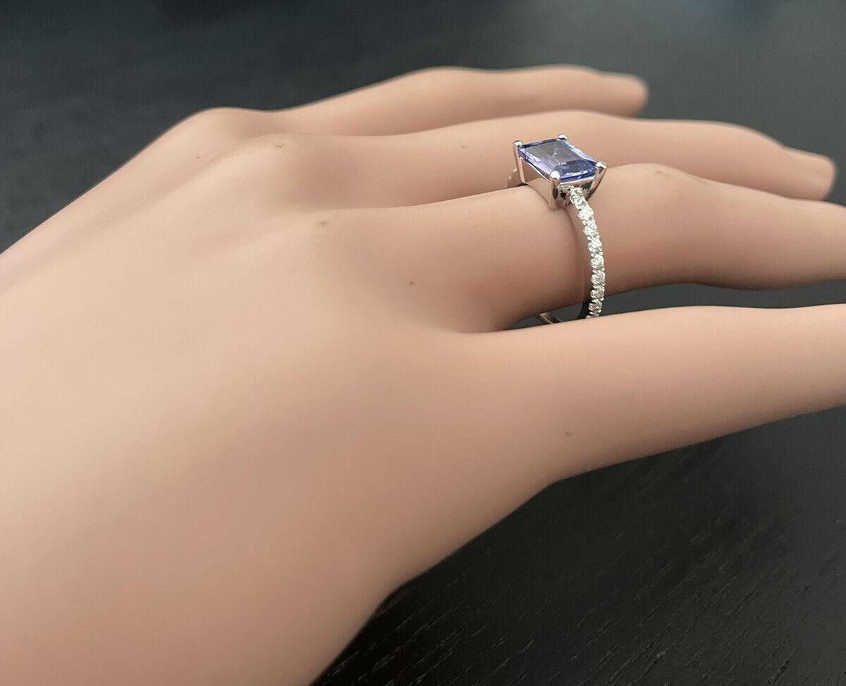 1.90 Carats Natural Tanzanite and Diamond 14K Solid White Gold Ring For Sale 1