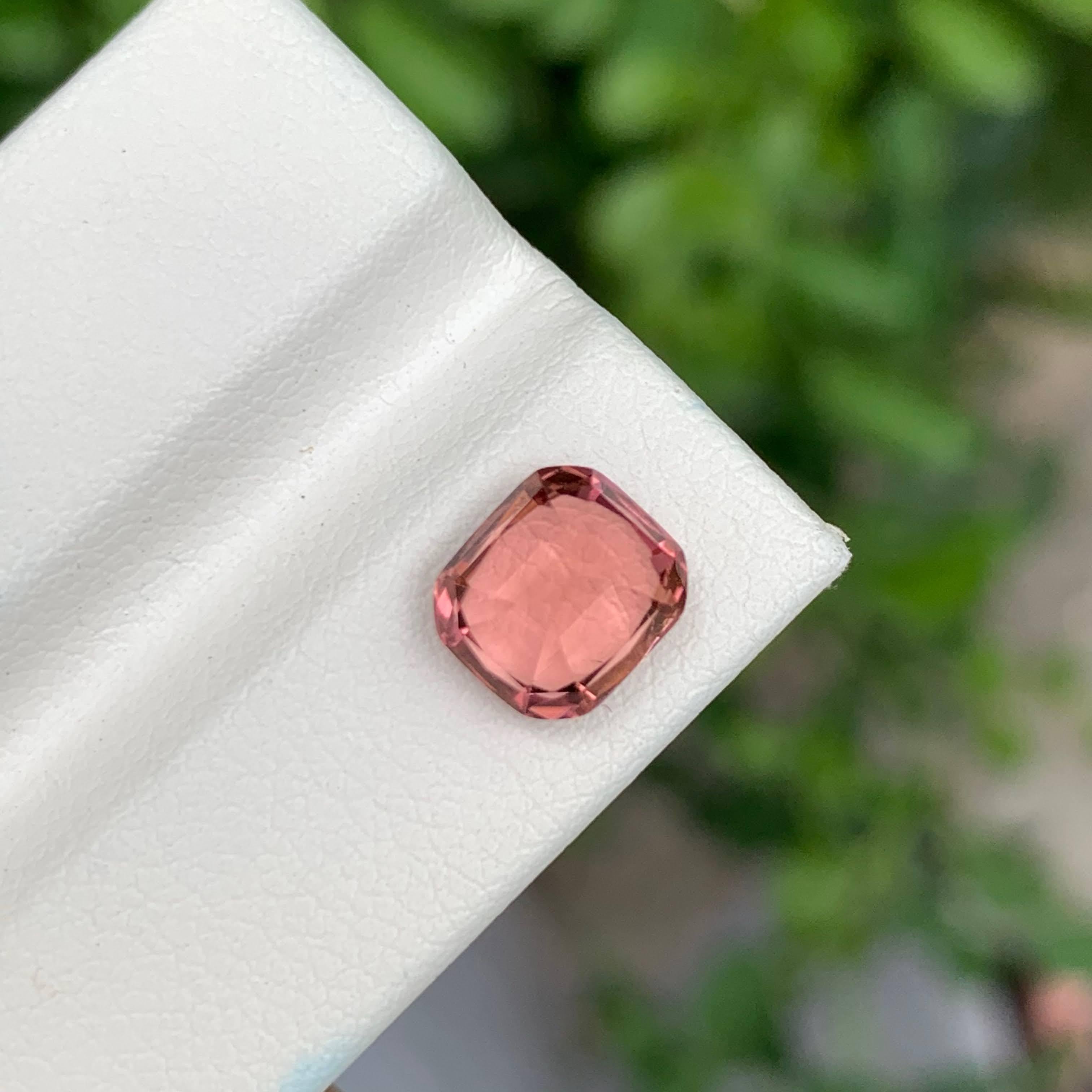 Moderno 1.90 carats Pink Tourmaline Stone Cushion Cut Natural Afghani Gemstone in vendita