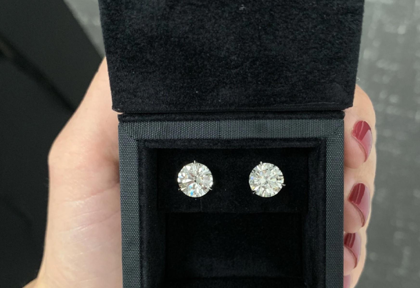 Modern 1.90 Ct Natural Round Brilliant Cut Diamond Stud Earrings White Gold For Sale