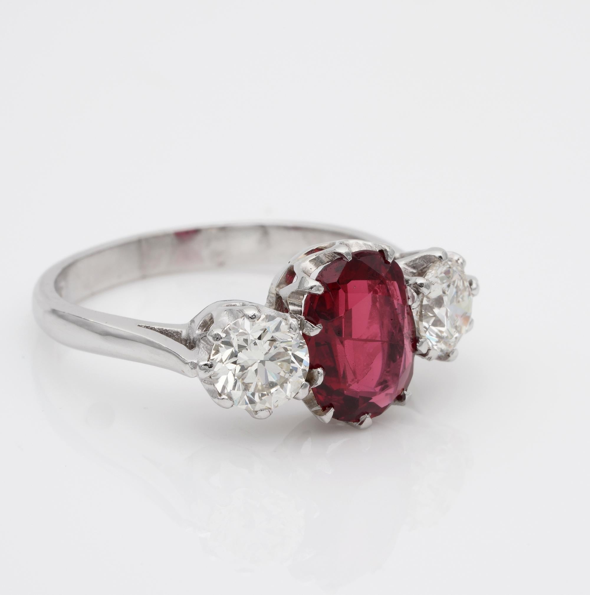 Contemporary 1.90 Ct Natural Unheated Red Spinel 1.0 Ct Diamond Platinum Trilogy Ring For Sale
