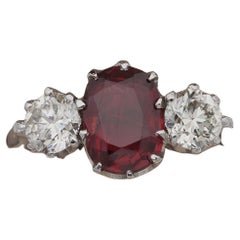 Vintage 1.90 Ct Natural Unheated Red Spinel 1.0 Ct Diamond Platinum Trilogy Ring