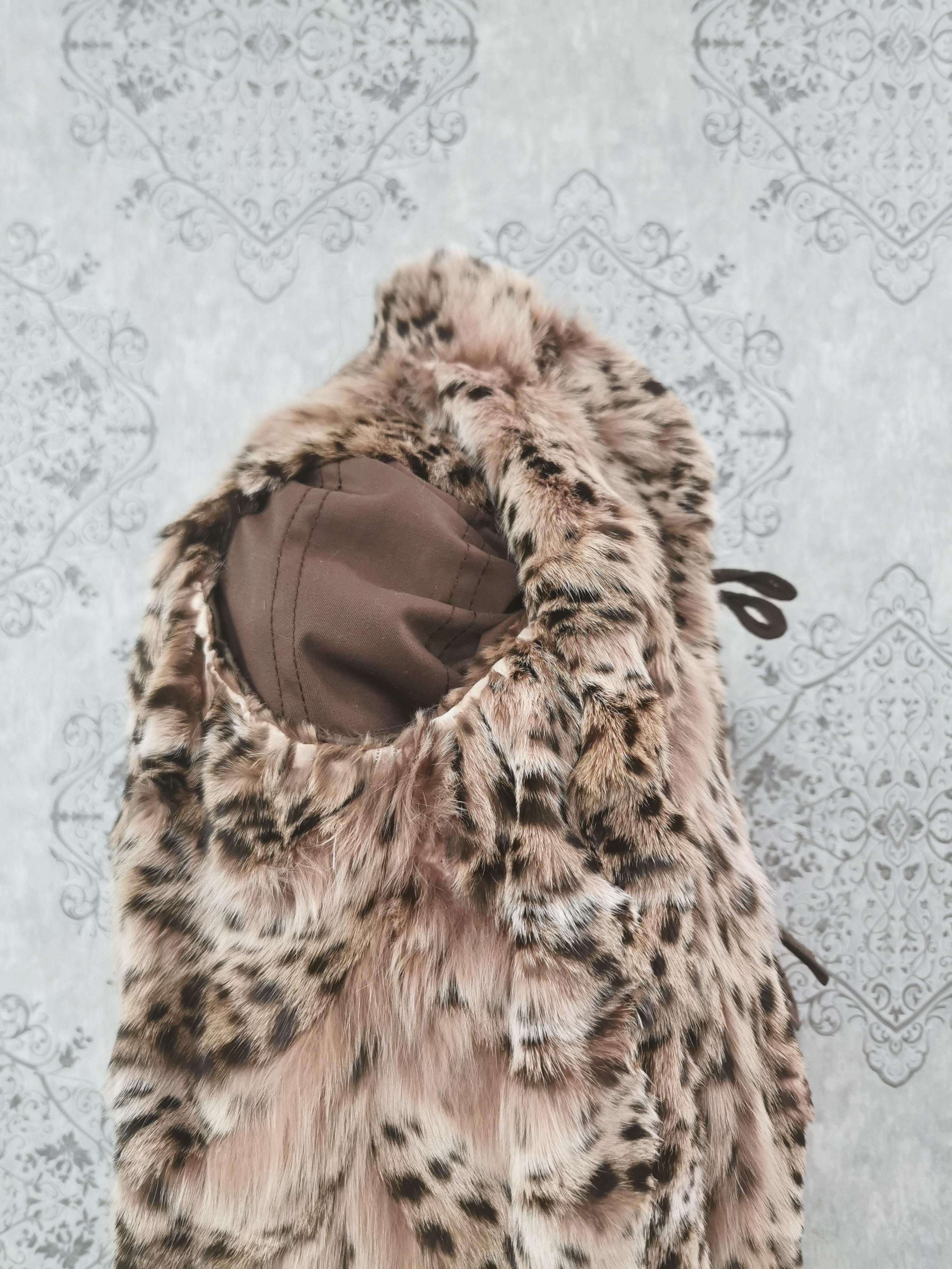190 Fendi coat with lynx bob cat fur linning size 10 For Sale 2