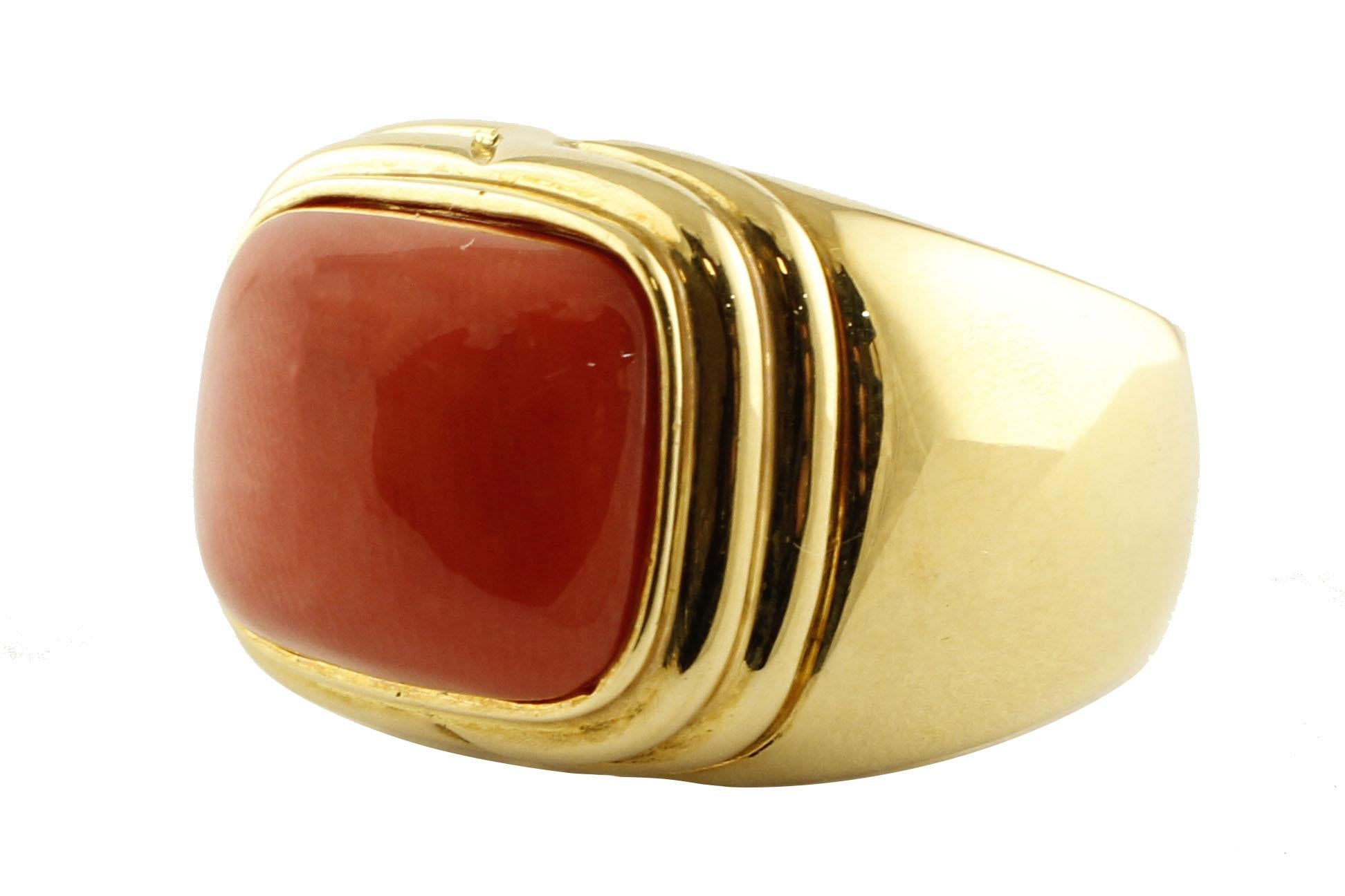 Gorgeous signet ring in 18K yellow gold mounted with a simple rectangle shape red coral (1.90 g )
Square Shape Red Coral 1.90 g   /  14 mm X 11 mm 
Total Weight 12 g 
R.F + uuff
K. AFCU,AE
Dimentions 16 mm X 19 mm 
Italian size 15
French size 55
Usa