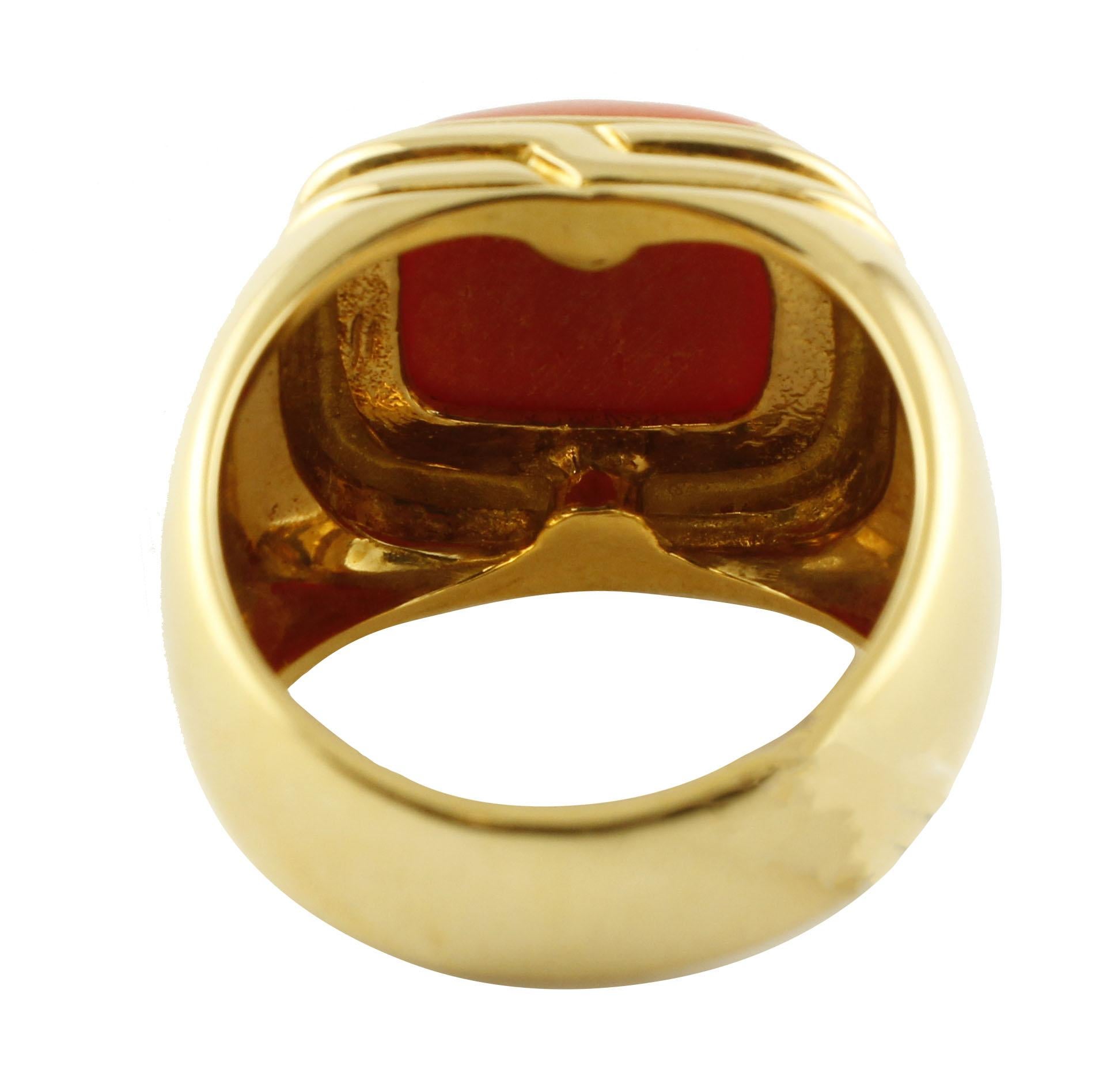 1.90 g Rectangle Shape Red Coral 18 Karat Yellow Gold Signet Ring In Excellent Condition In Marcianise, Marcianise (CE)