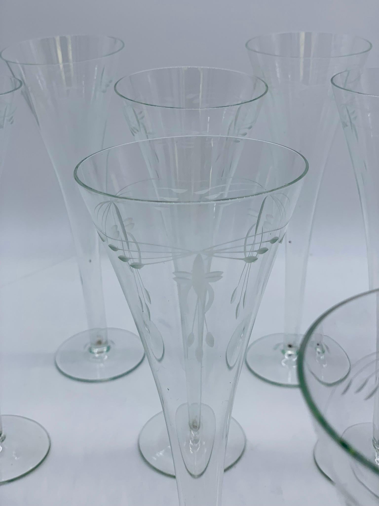 1900-1920 Art Nouveau Crystal Glasses Hand Blown with Engraved Flowers For Sale 9