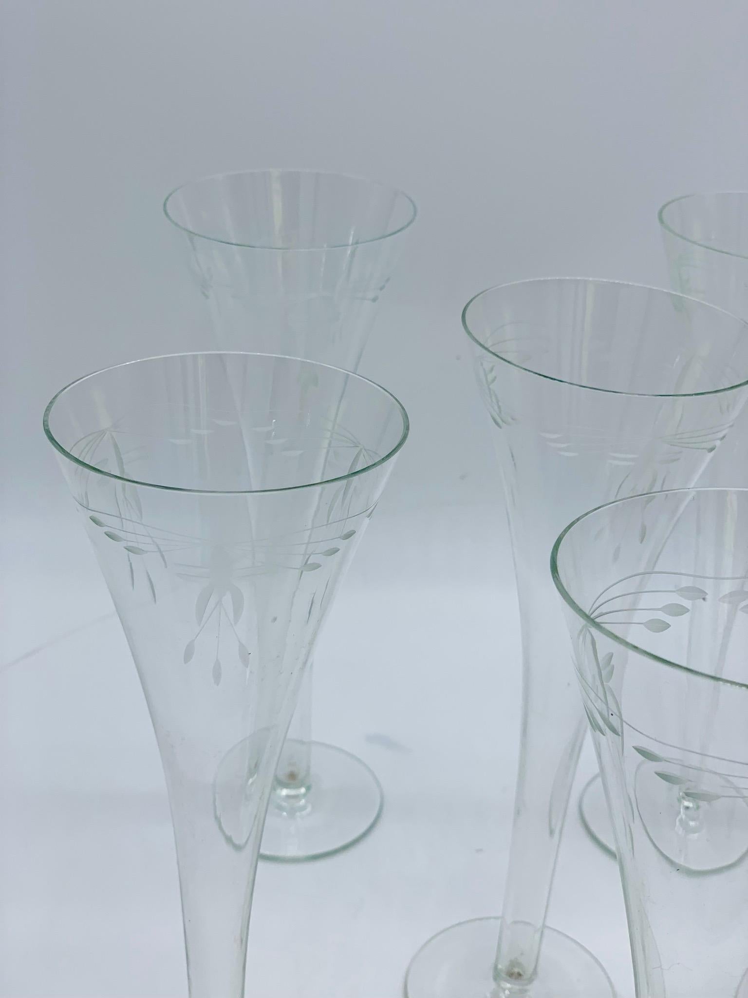 1900-1920 Art Nouveau Crystal Glasses Hand Blown with Engraved Flowers For Sale 14
