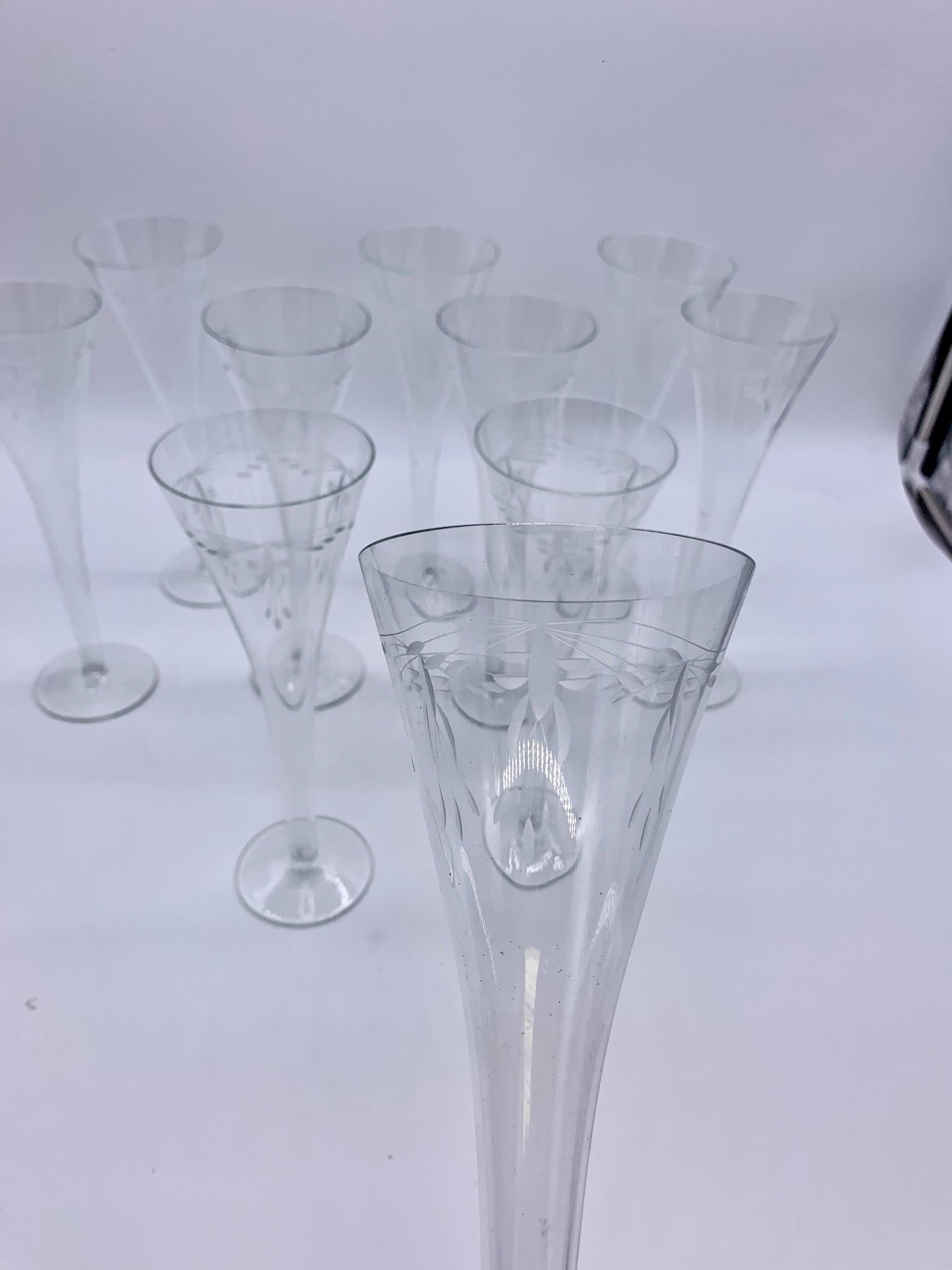 1900-1920 Art Nouveau Crystal Glasses Hand Blown with Engraved Flowers For Sale 3