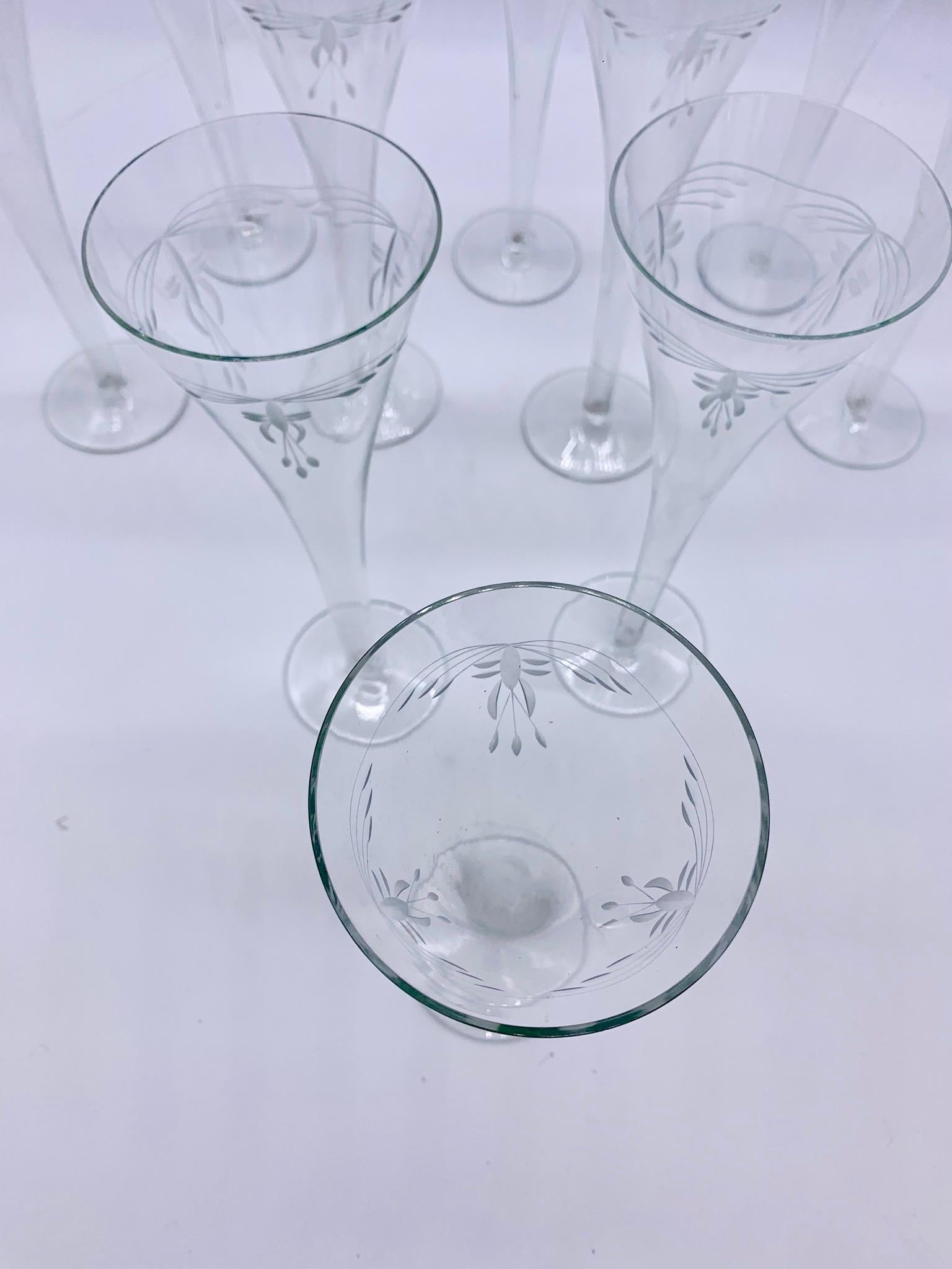 1900-1920 Art Nouveau Crystal Glasses Hand Blown with Engraved Flowers For Sale 5