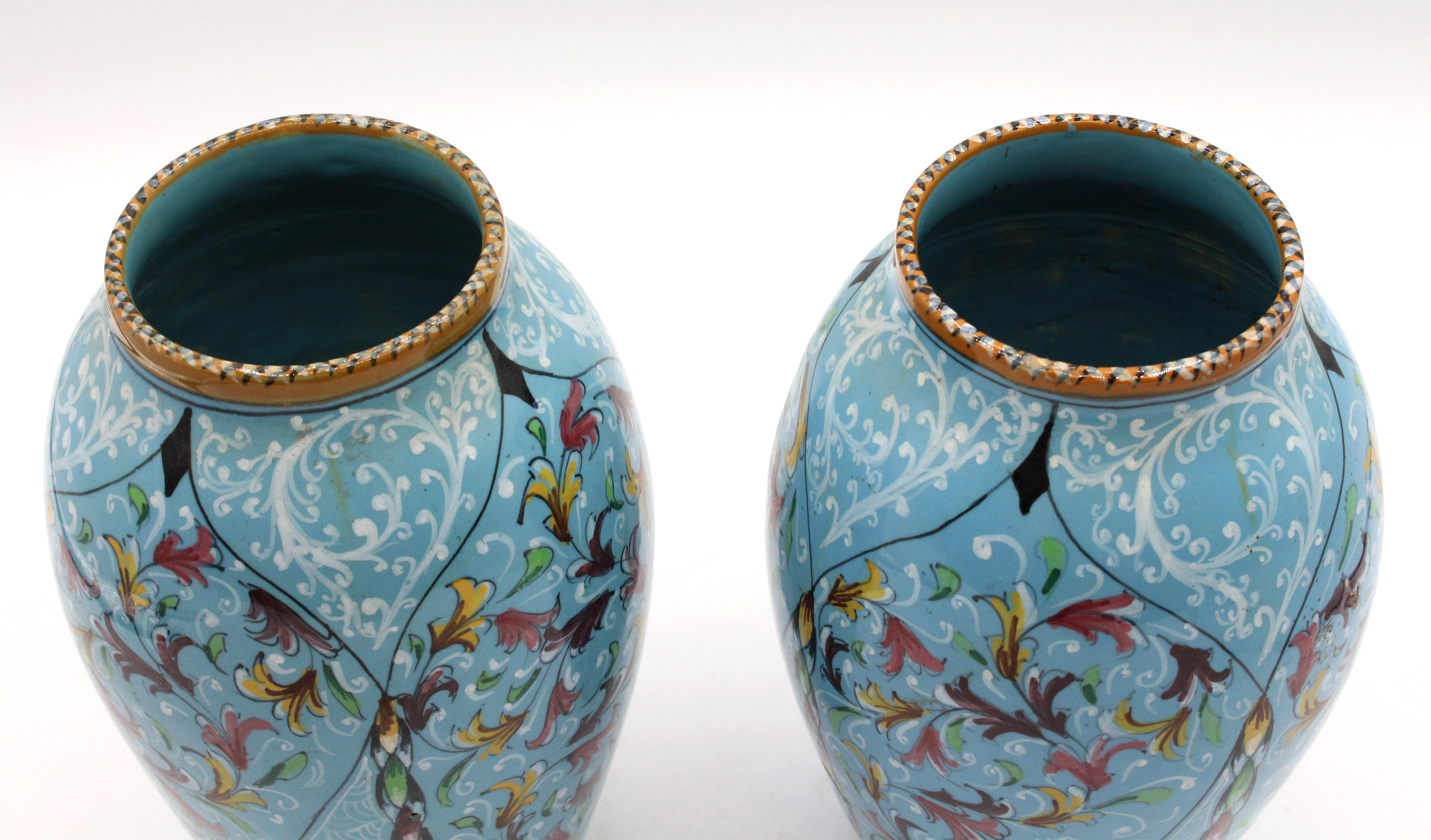 Renaissance 1900-1920s Pair of Italian Majolica Vases by Mengaroni For Sale