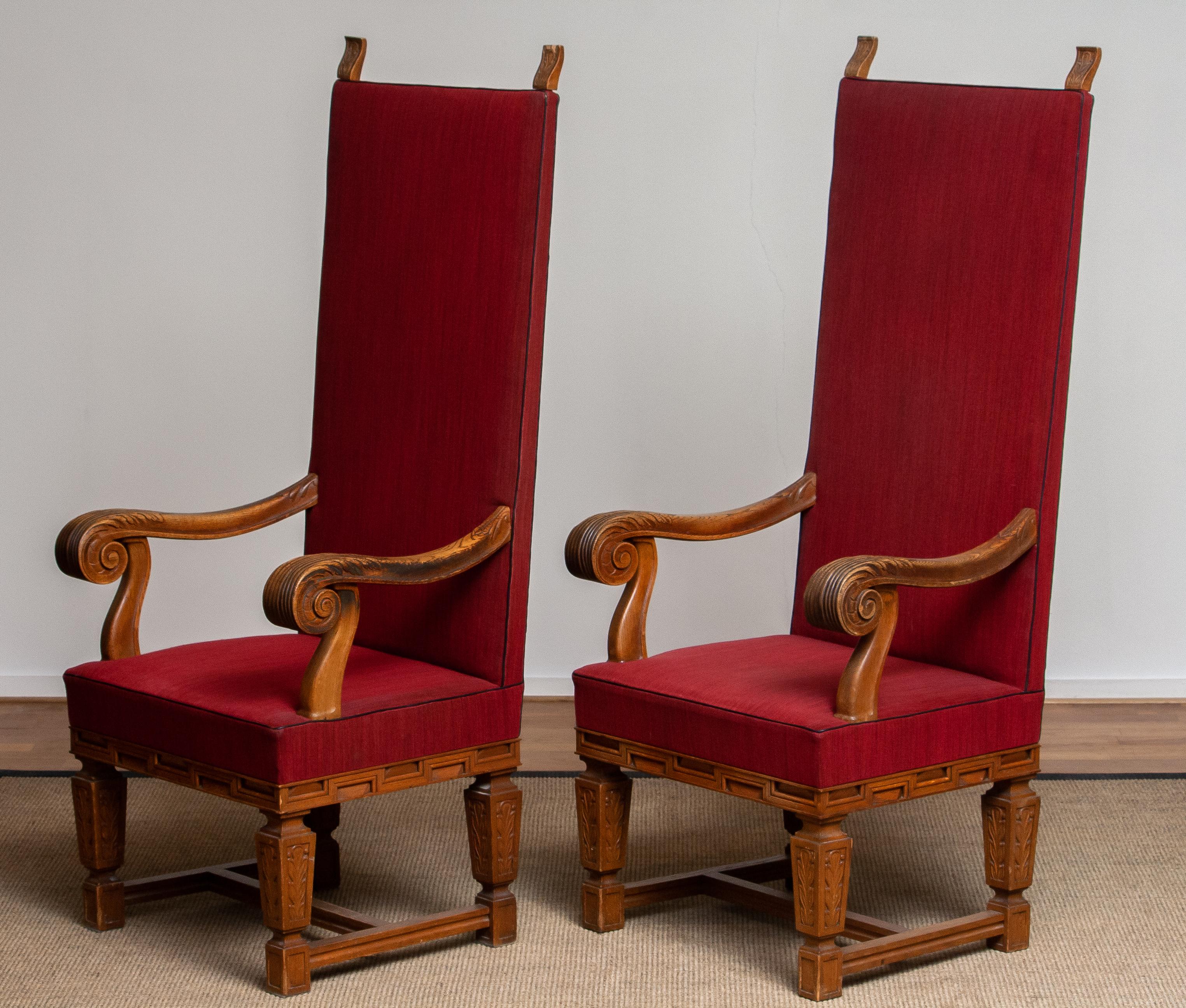 1900 / 1950's Pair of Tall Crafts Throne Chairs Carved Oak Wood from Sweden In Good Condition In Silvolde, Gelderland