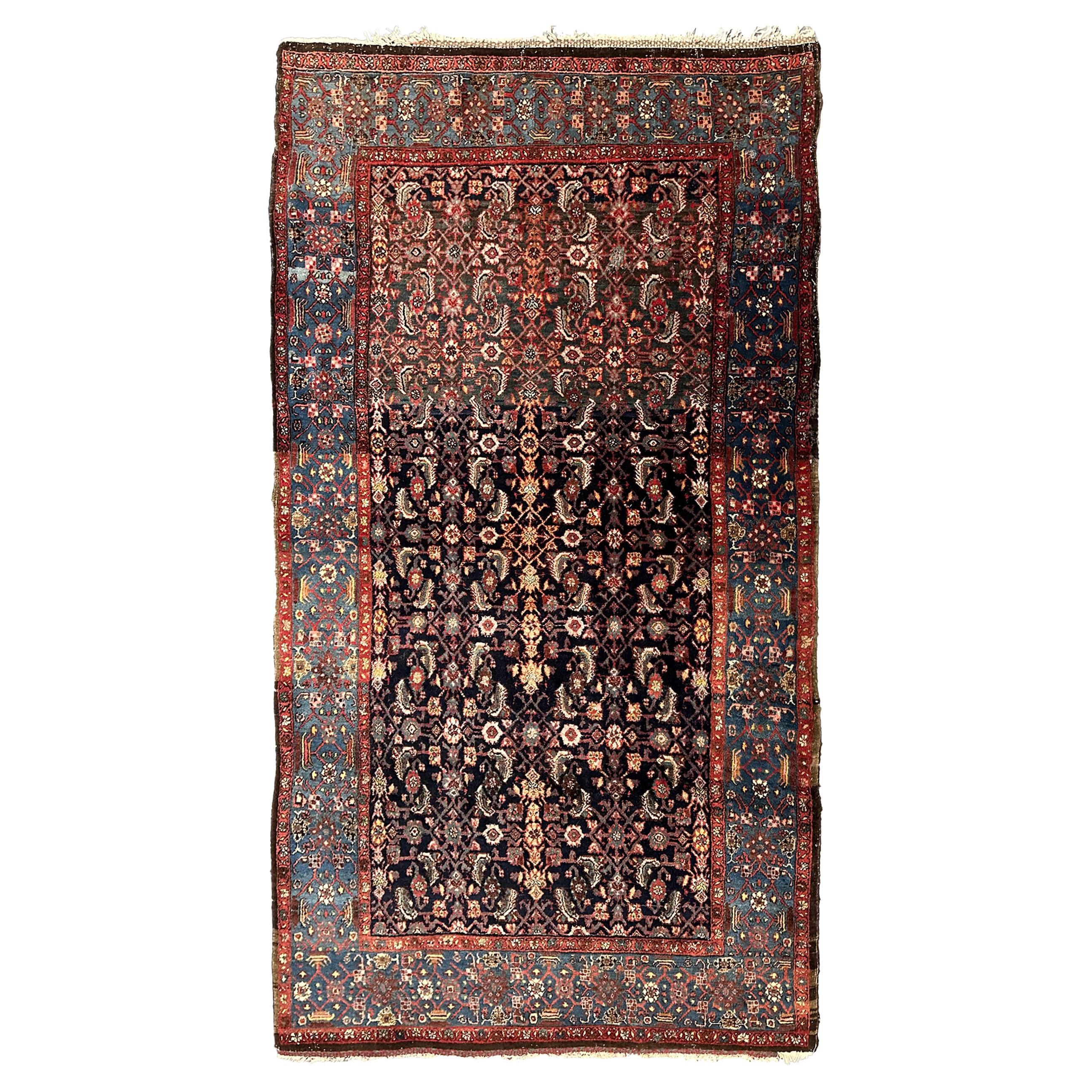 1900 Antiker Bijjarr-Teppich geometrisch insgesamt schwarz 4x8 127cm x 239cm im Angebot