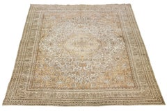 Antiker indischer Agra-Wollteppich aus 1900 in Elfenbein und Hellbraun mit Medaillon-Design