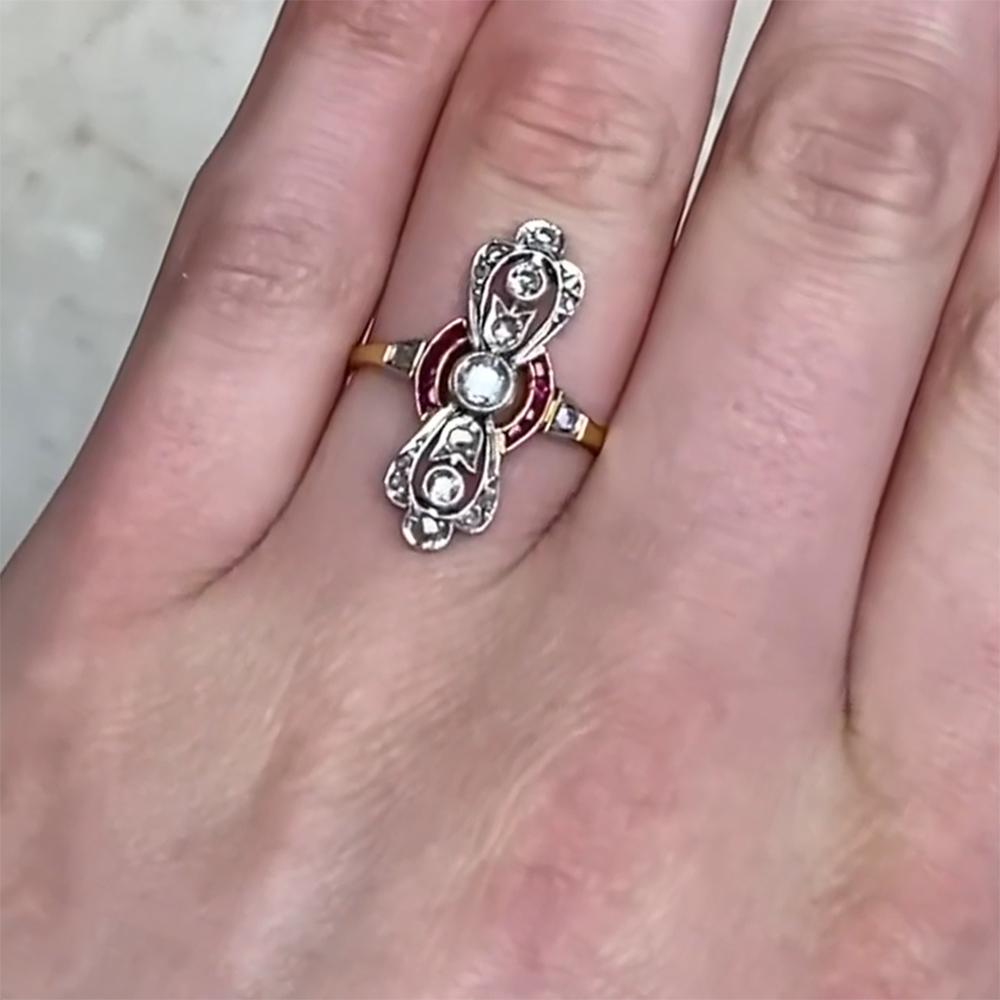 Taille vieille Europe Bague ancienne en or jaune 18 carats avec diamant taille européenne ancienne (environ 0,10 carat) en vente