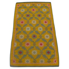 Tapis jaune espagnol ancien 1900 6'11'' X 3'10''