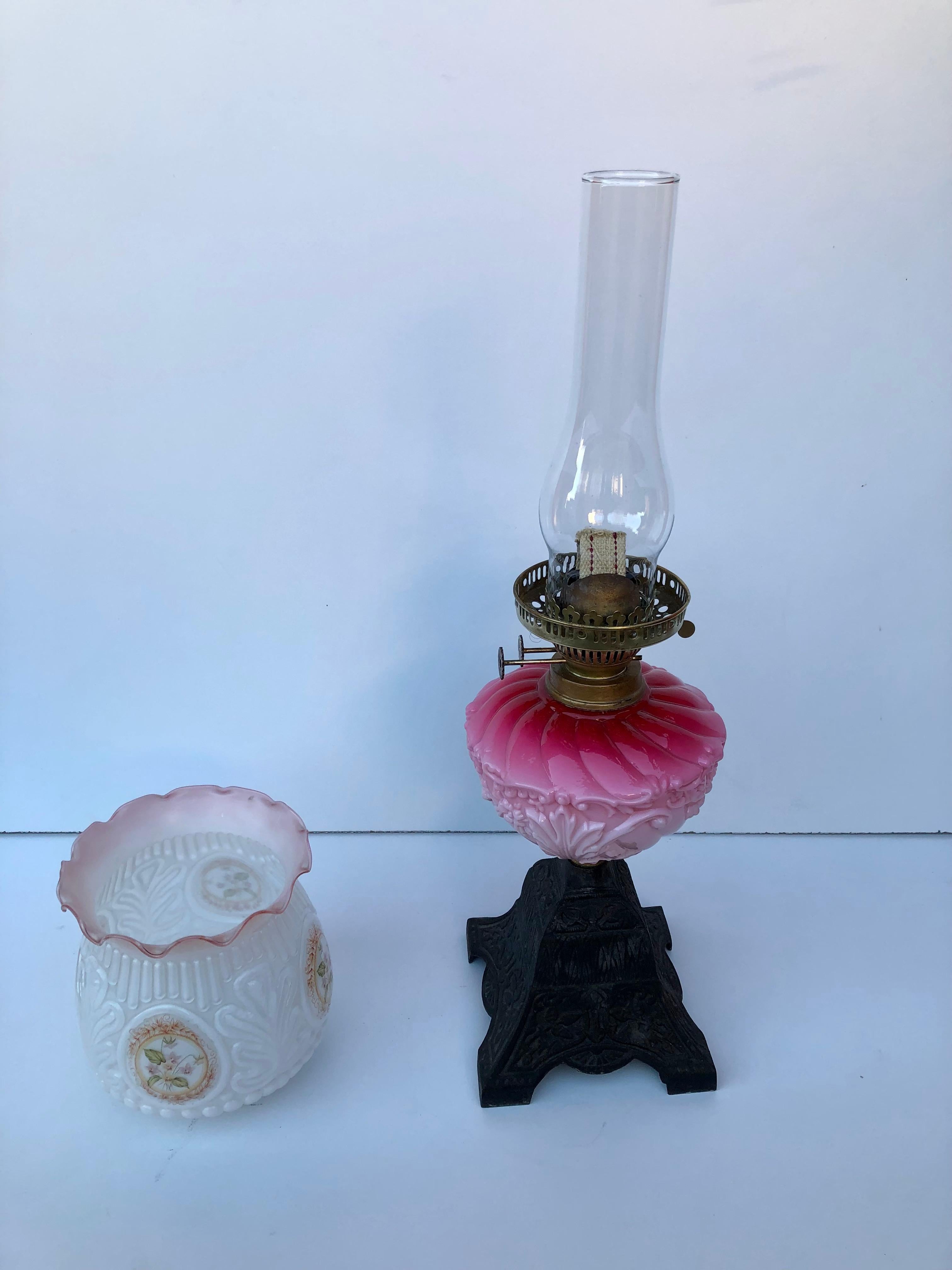 1900 Antique Victorian Oil Lamp, England For Sale 1