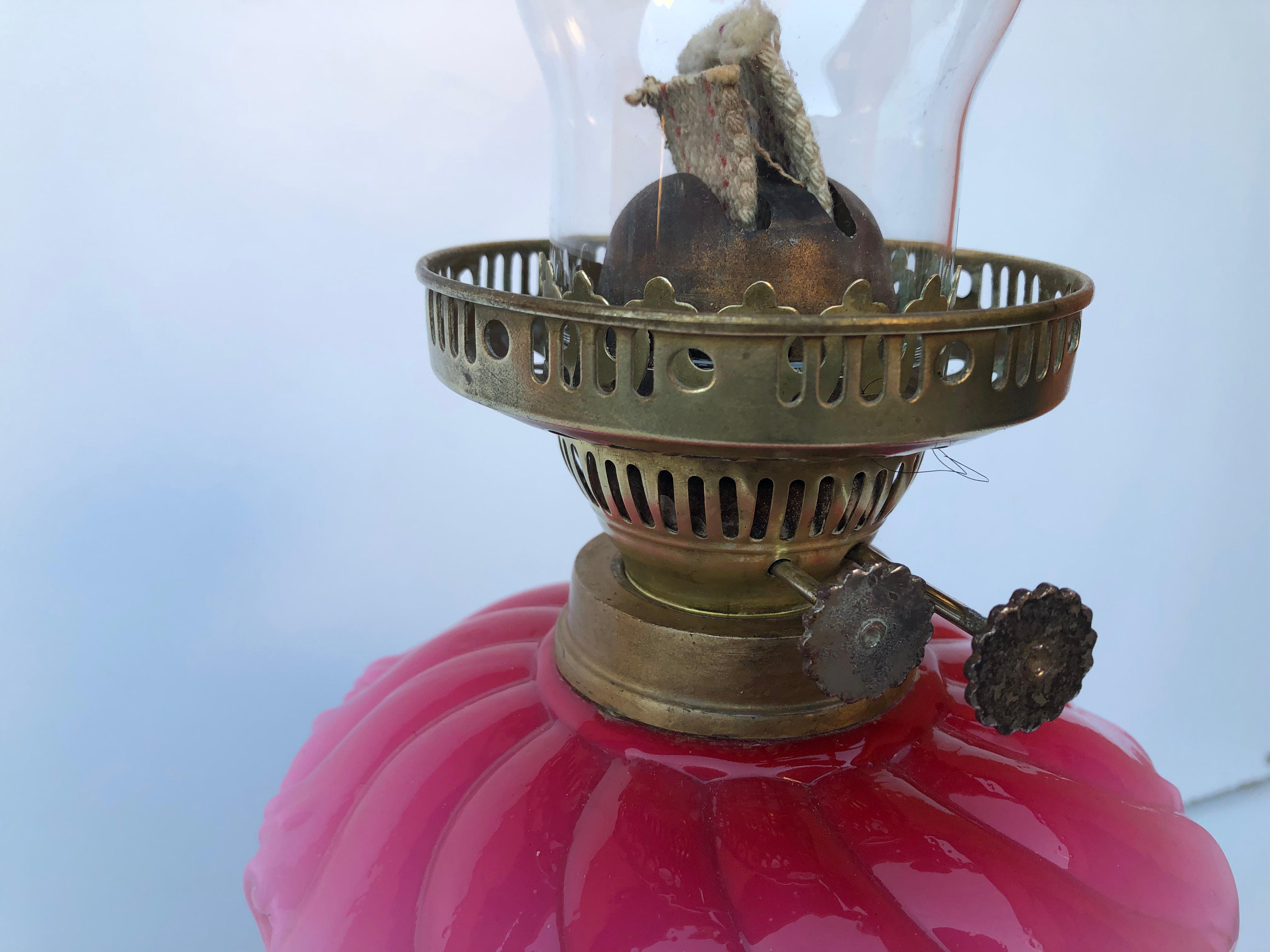 Milieu du XIXe siècle Lampe à huile victorienne ancienne de 1900, Angleterre en vente