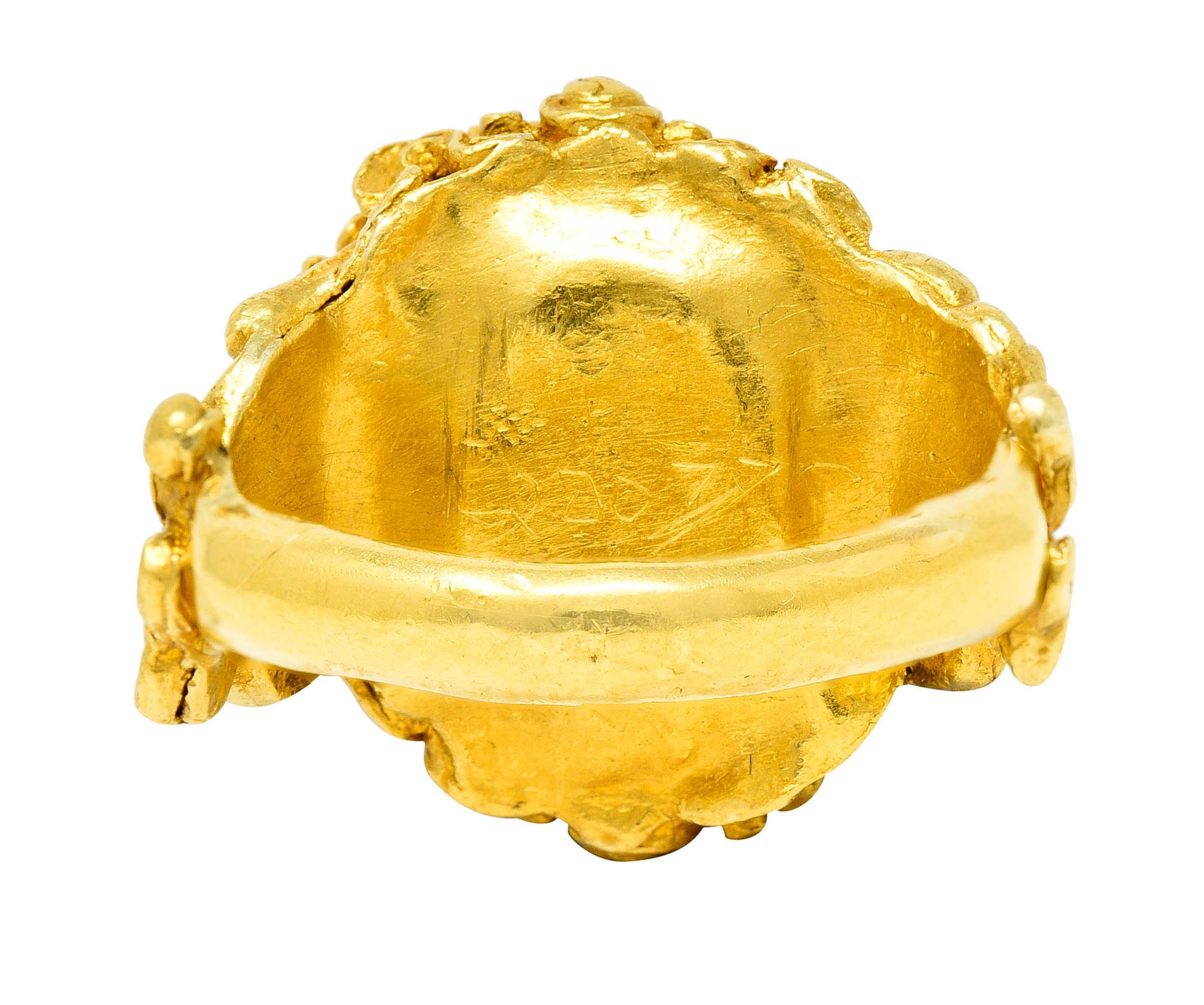 1900 Art Nouveau Coral 22 Karat Gold Chinese Guardian Lion Ring In Excellent Condition In Philadelphia, PA