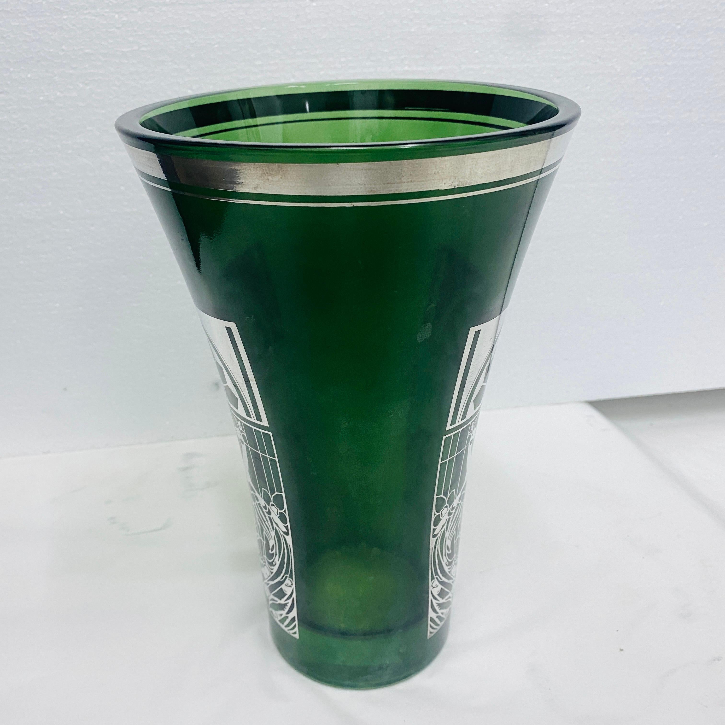 20th Century 1900 Art Nouveau Green Glass and Silver Italian Vase For Sale
