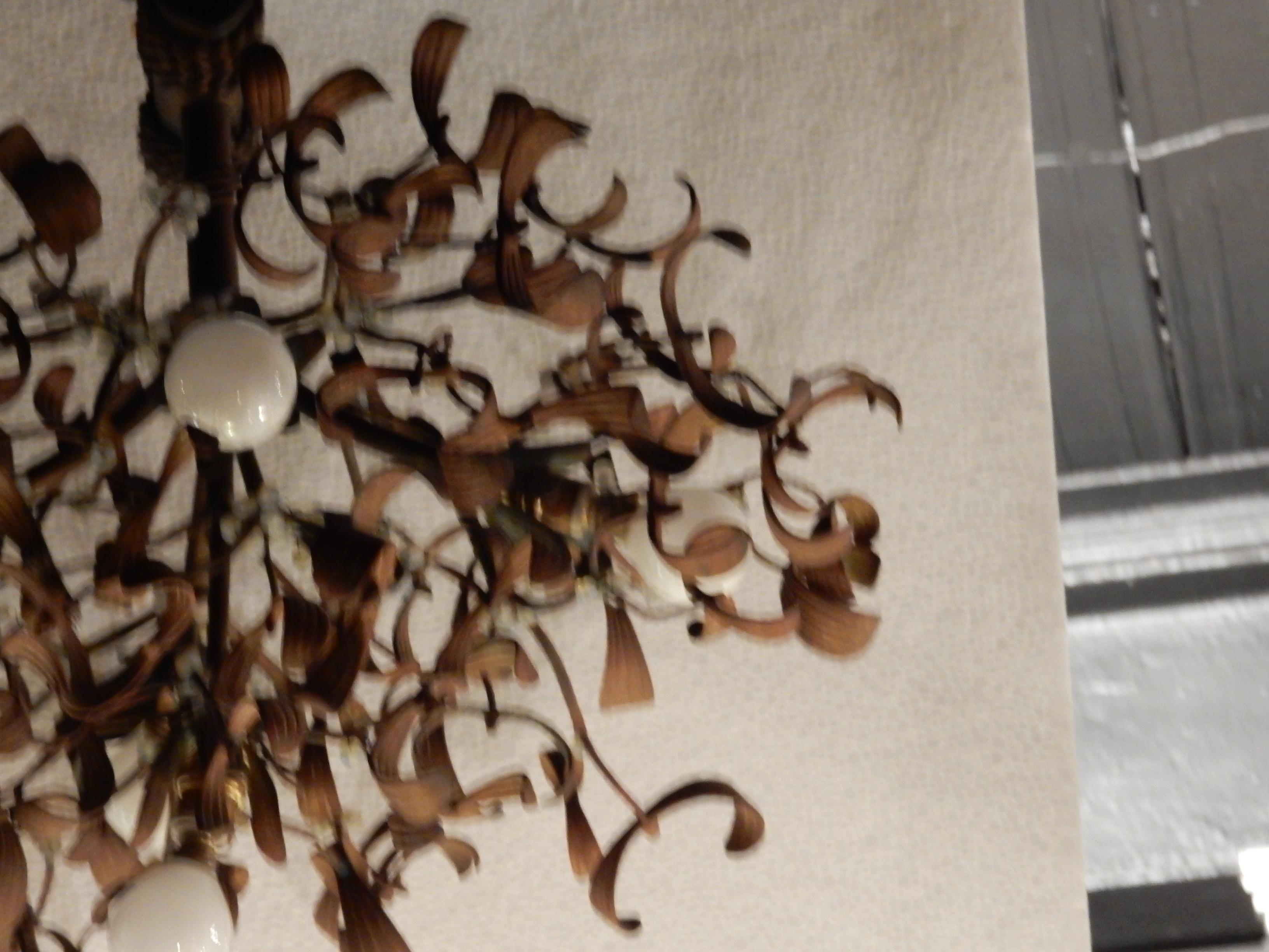 Bronze Ball of Mistletoe 1900 a cinq ampoules et perles en opaline en vente