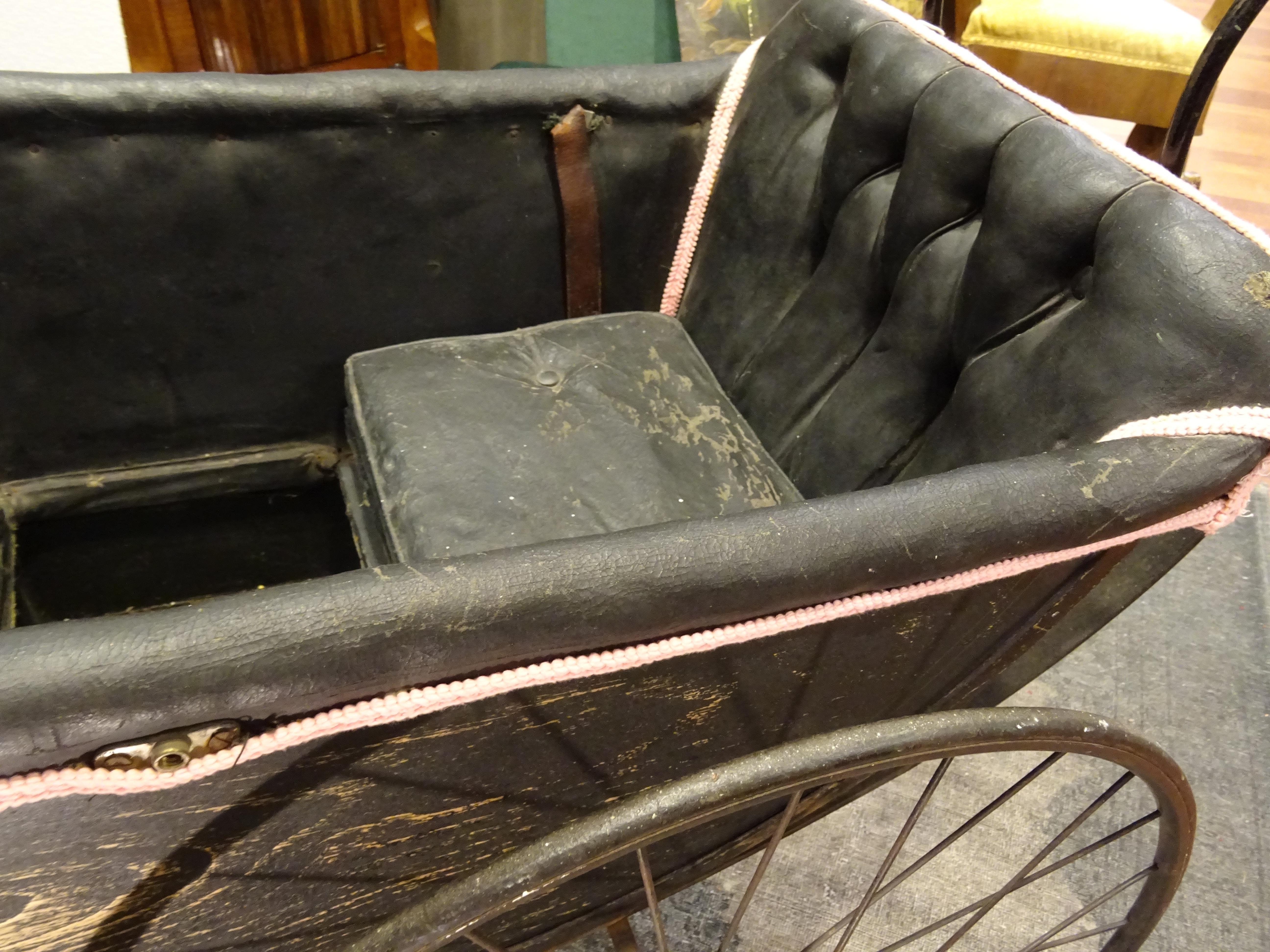 1900 Black and Pink French Wood, Iron and Leather Capitone Baby Trolley 2