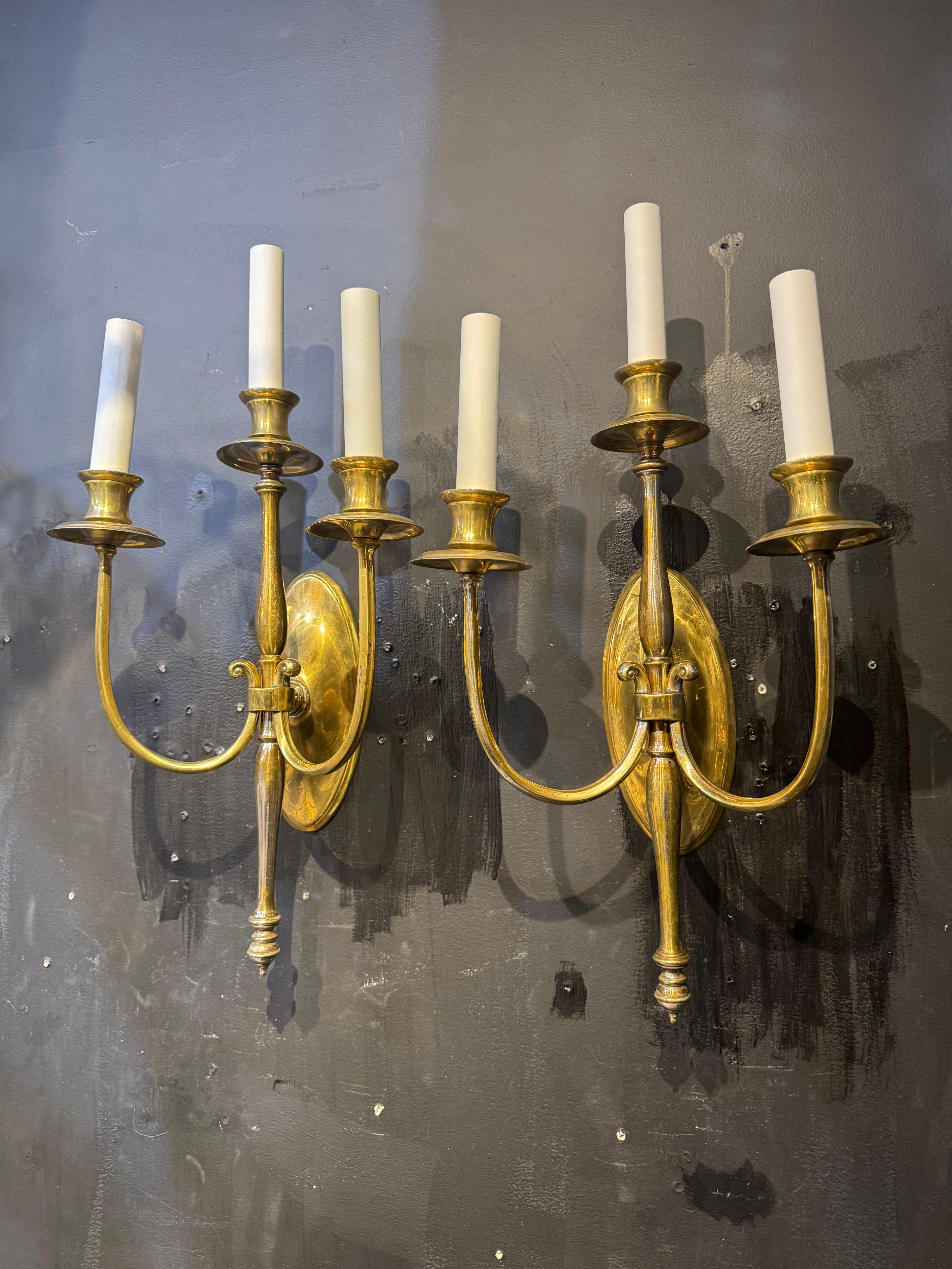 Stile Adam 1900 Caldwell Gilt Bronze Sconces with Leaves 3 Lights in vendita