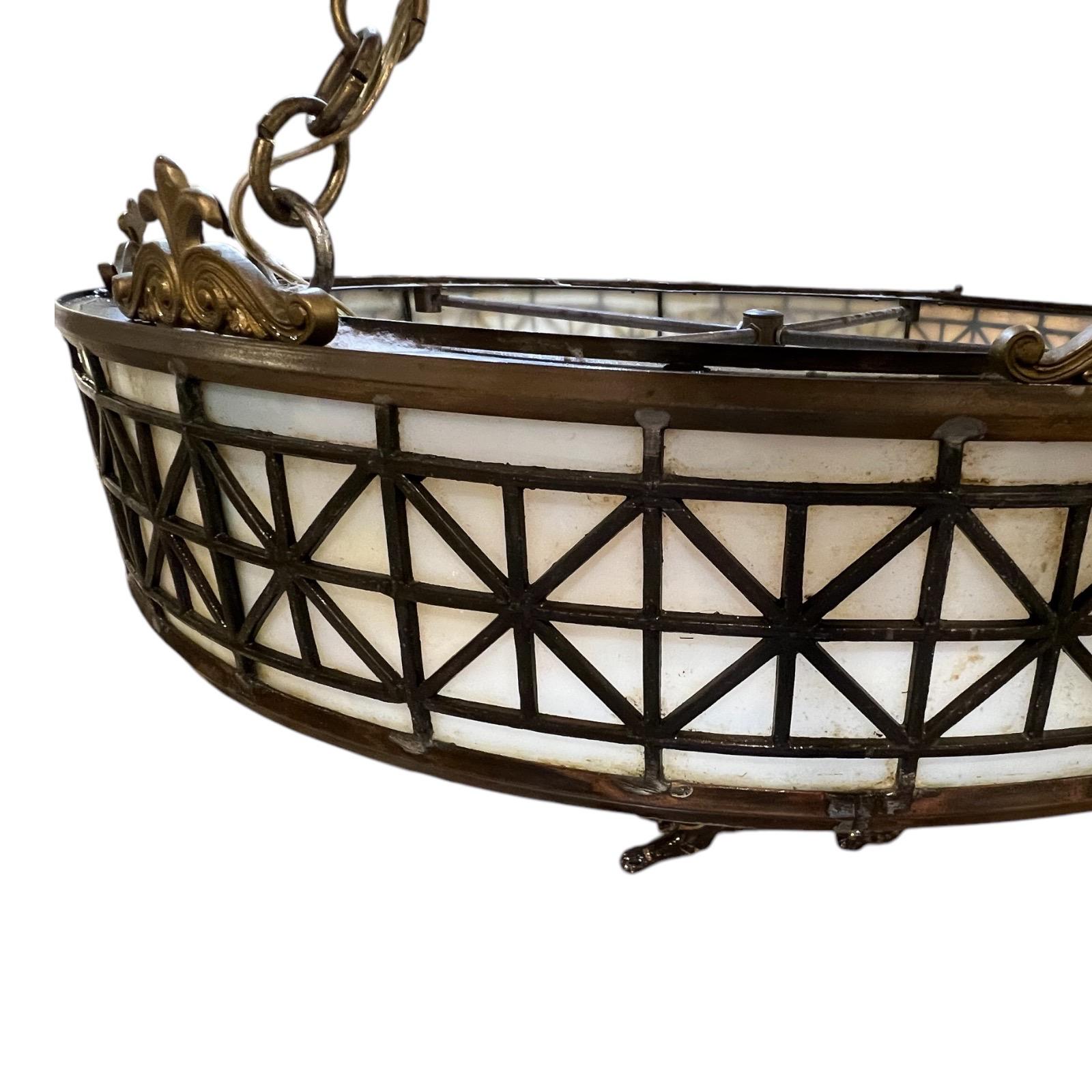 1900 Caldwell, lampadario con vetro al piombo In condizioni buone in vendita a New York, NY