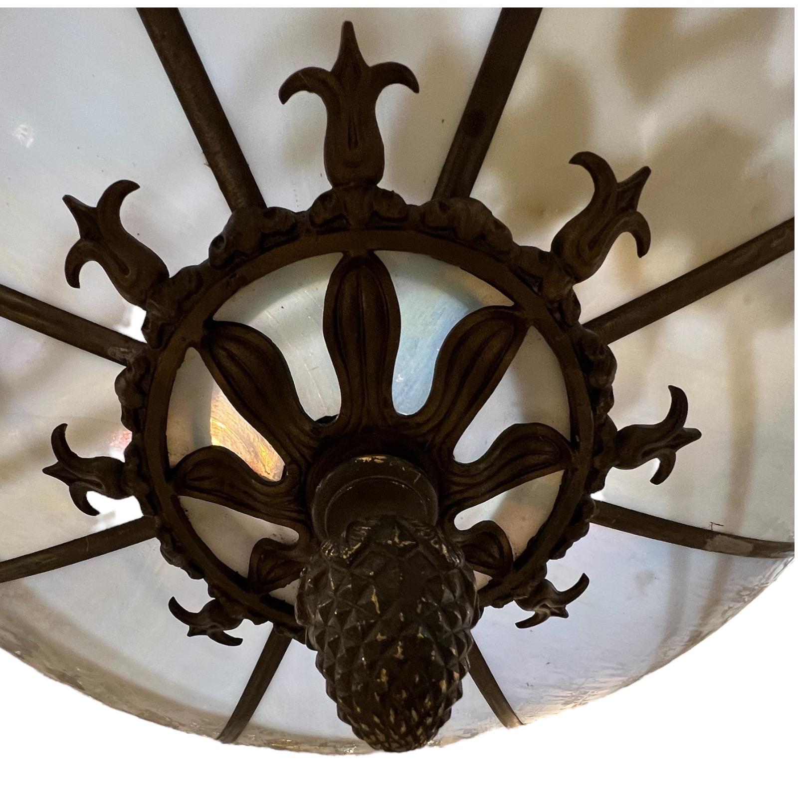 Inizio XX secolo 1900 Caldwell, lampadario con vetro al piombo in vendita