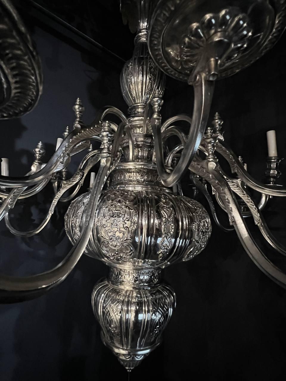 1900 Caldwell Lámpara de araña plateada de 16 luces Estadounidense en venta