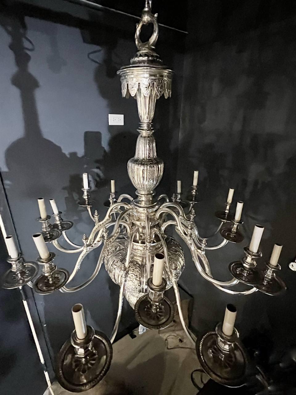 1900 Caldwell Lámpara de araña plateada de 16 luces en Bueno estado para la venta en New York, NY