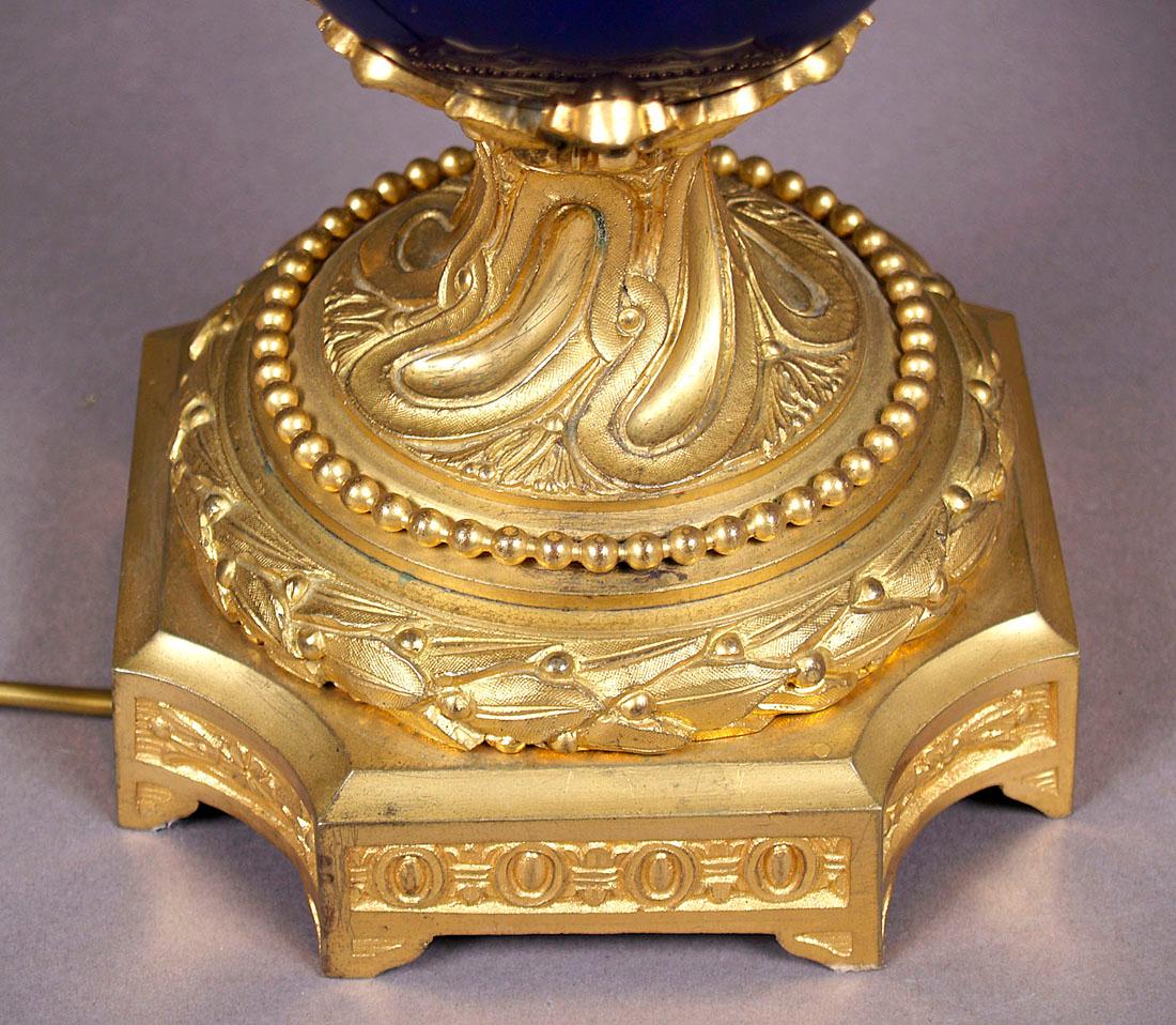 1900 Cobalt Porcelain and Gilded Bronze Table Lamp 5