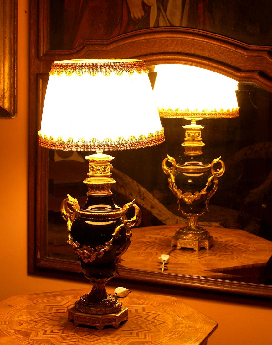 1900 Cobalt Porcelain and Gilded Bronze Table Lamp 7