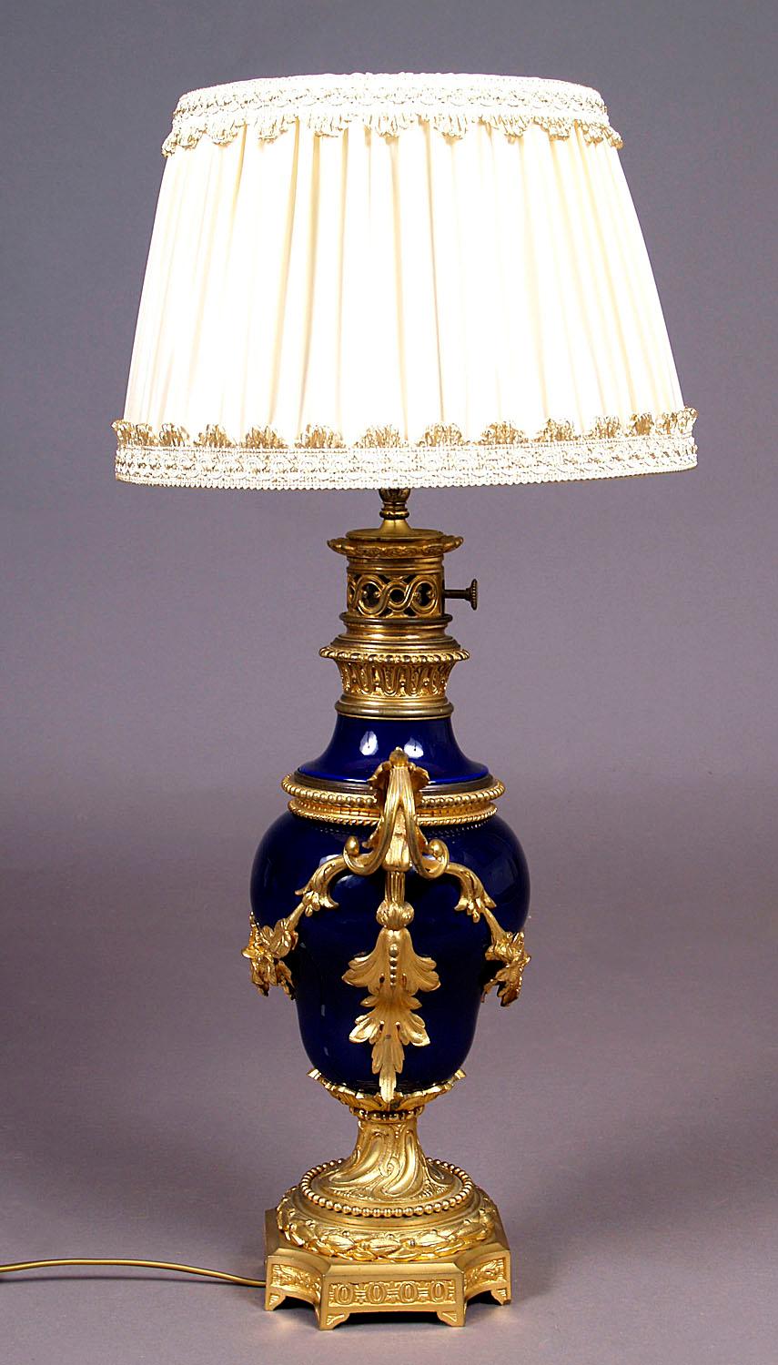 Gilt 1900 Cobalt Porcelain and Gilded Bronze Table Lamp